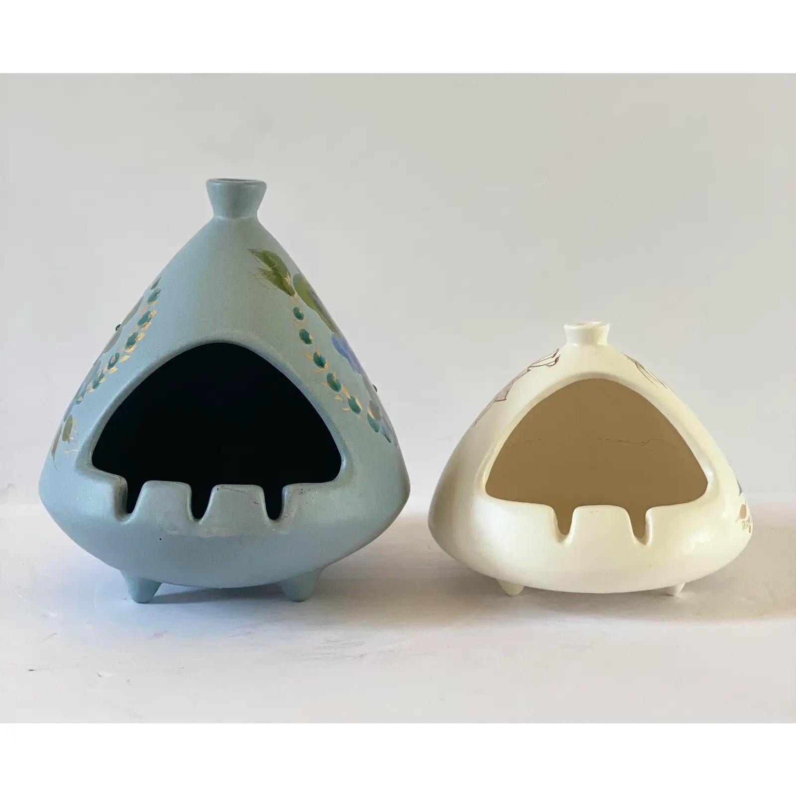 1950s Sascha Brastoff Ceramic Chimney Ashtrays, Set of 2 In Good Condition In Farmington Hills, MI