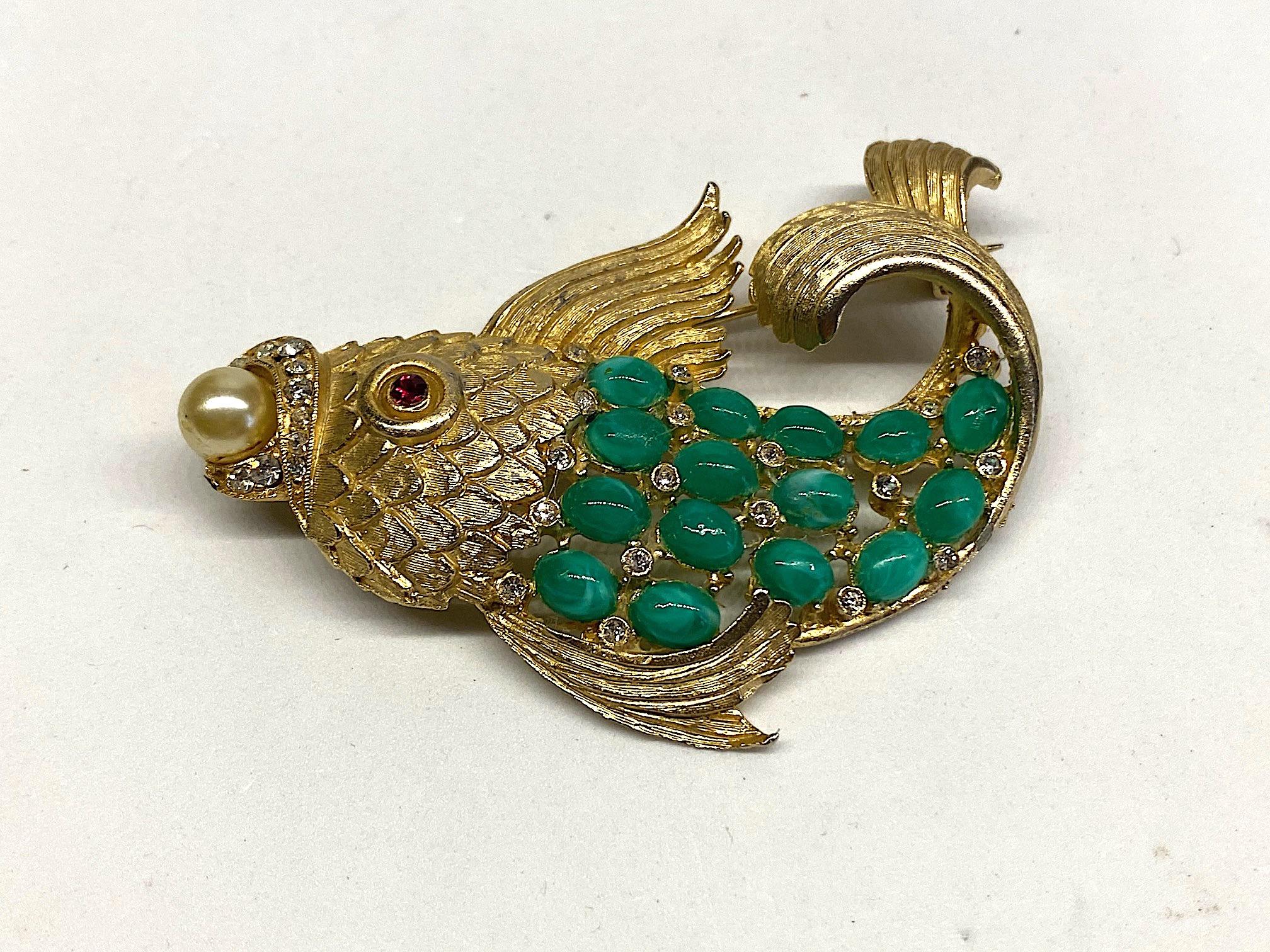 1950s Satin Gold Figural Brooch of Fish with Green Cabochon 2