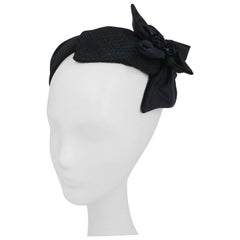 1950s Satin & Straw Cocktail Hat w/ Flower Adornment