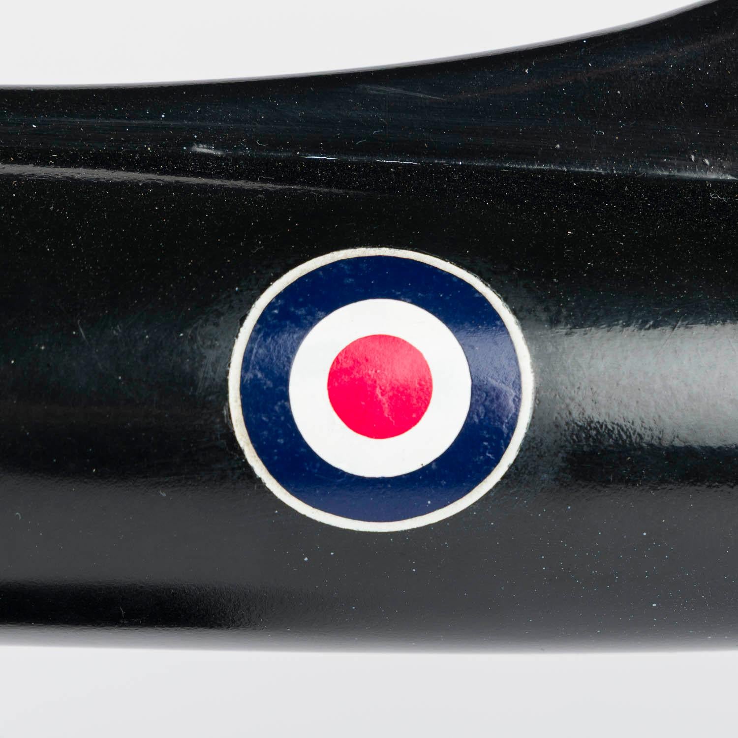 Modèle réduit d'un Hawker Hunter de la Royal Air Force datant des années 1950. en vente 3