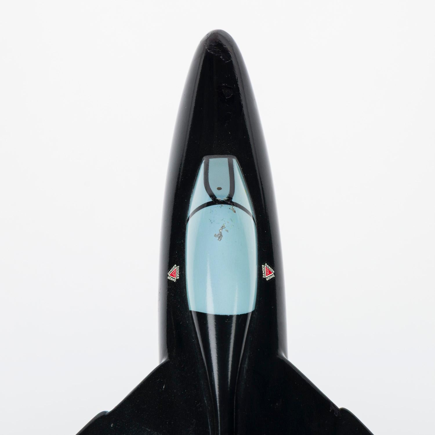 20ième siècle Modèle réduit d'un Hawker Hunter de la Royal Air Force datant des années 1950. en vente