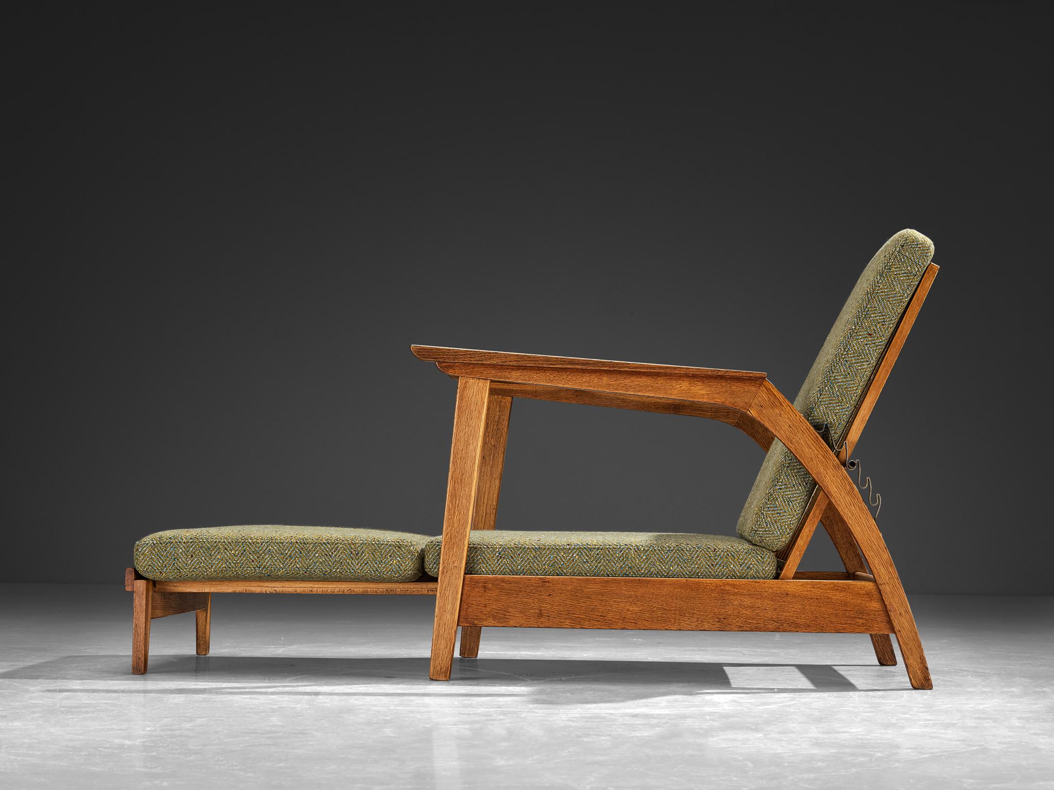 1950s Scandinavian Adjustable Chaise Longue in Solid Oak and Green Wool For Sale 3