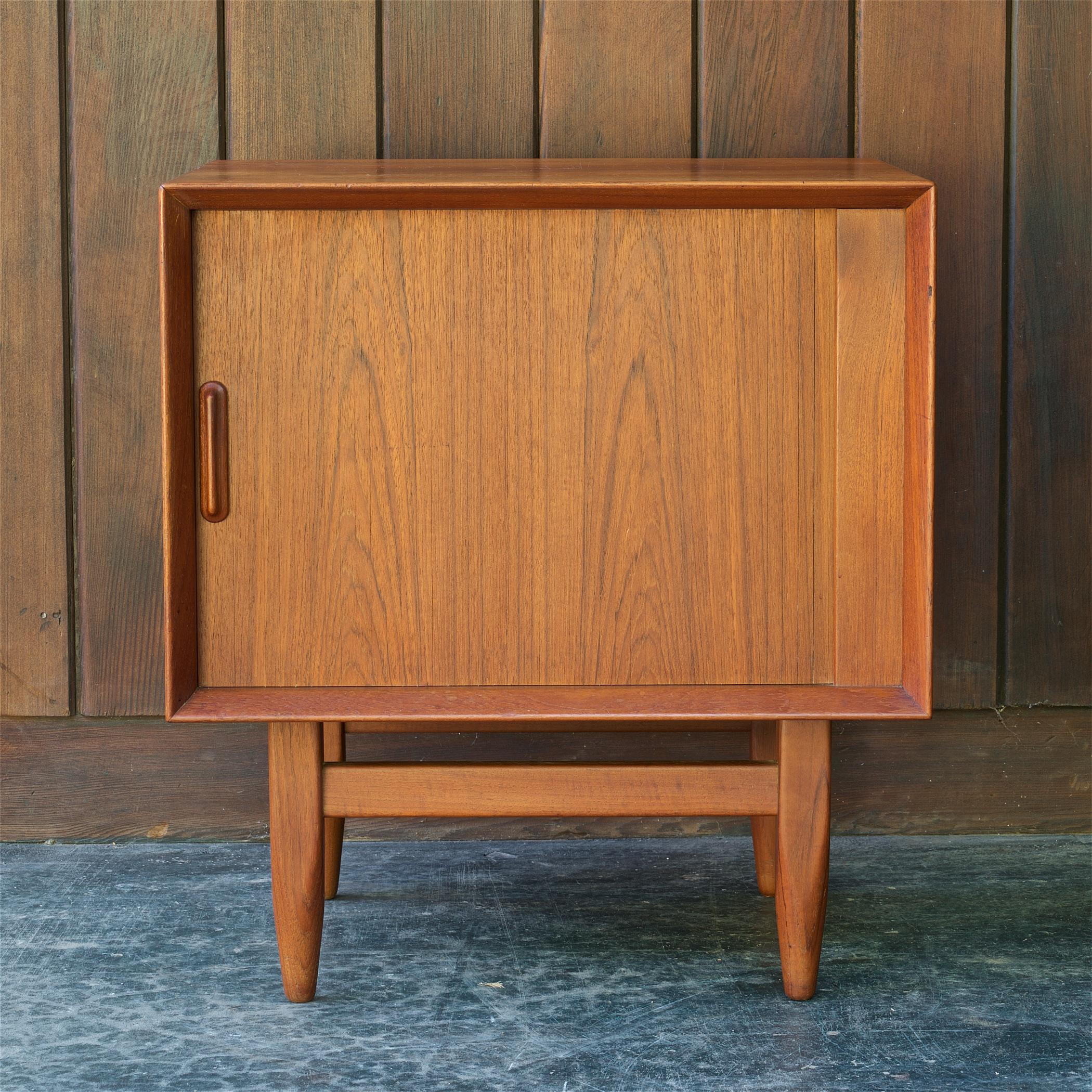 Wonderful short and stout hide-away sliding door bedside cabinet. 

Interior  W 16.25 x D 15 x H 11 in. (H to bottom of drawer.)
