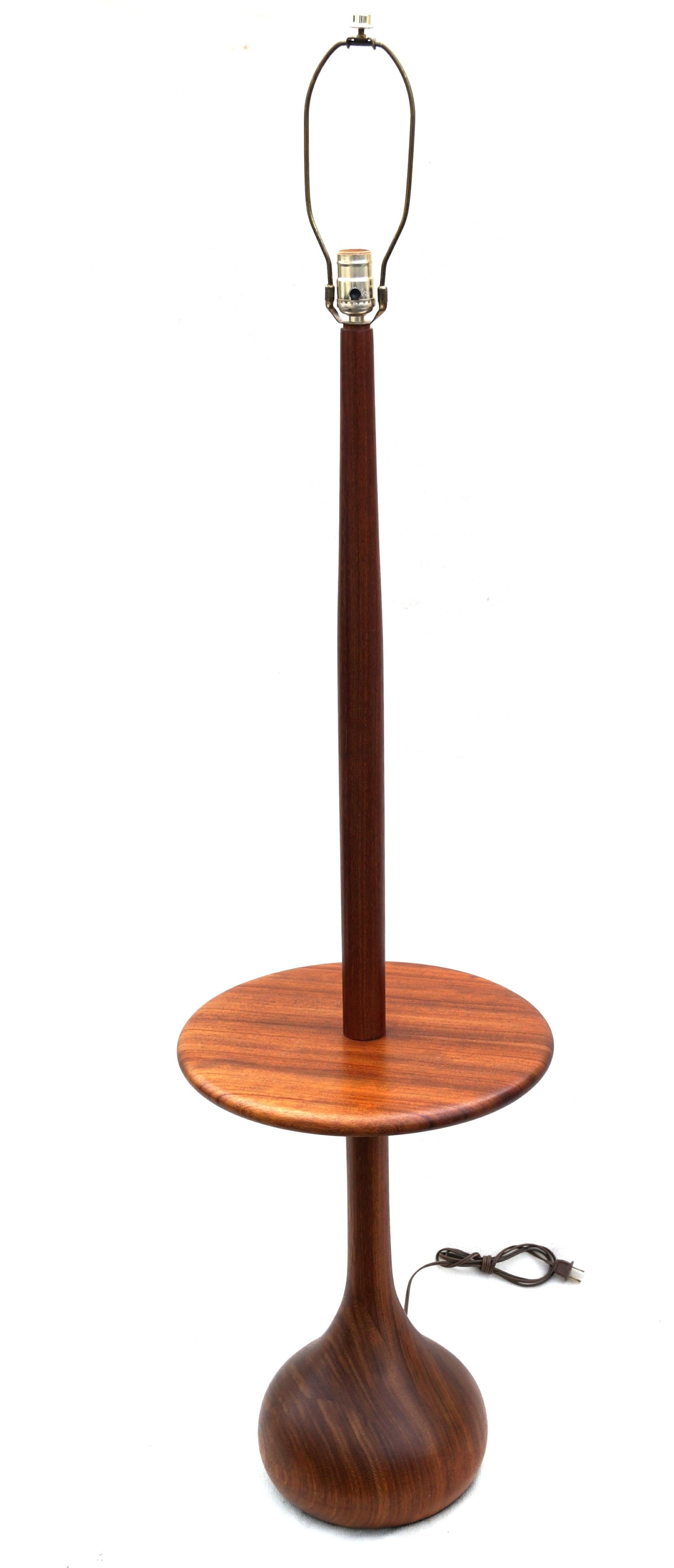 1950's Scandinavian Danish Modern Teak Floor Reading Lamp with Side End Table In Good Condition In Wayne, NJ