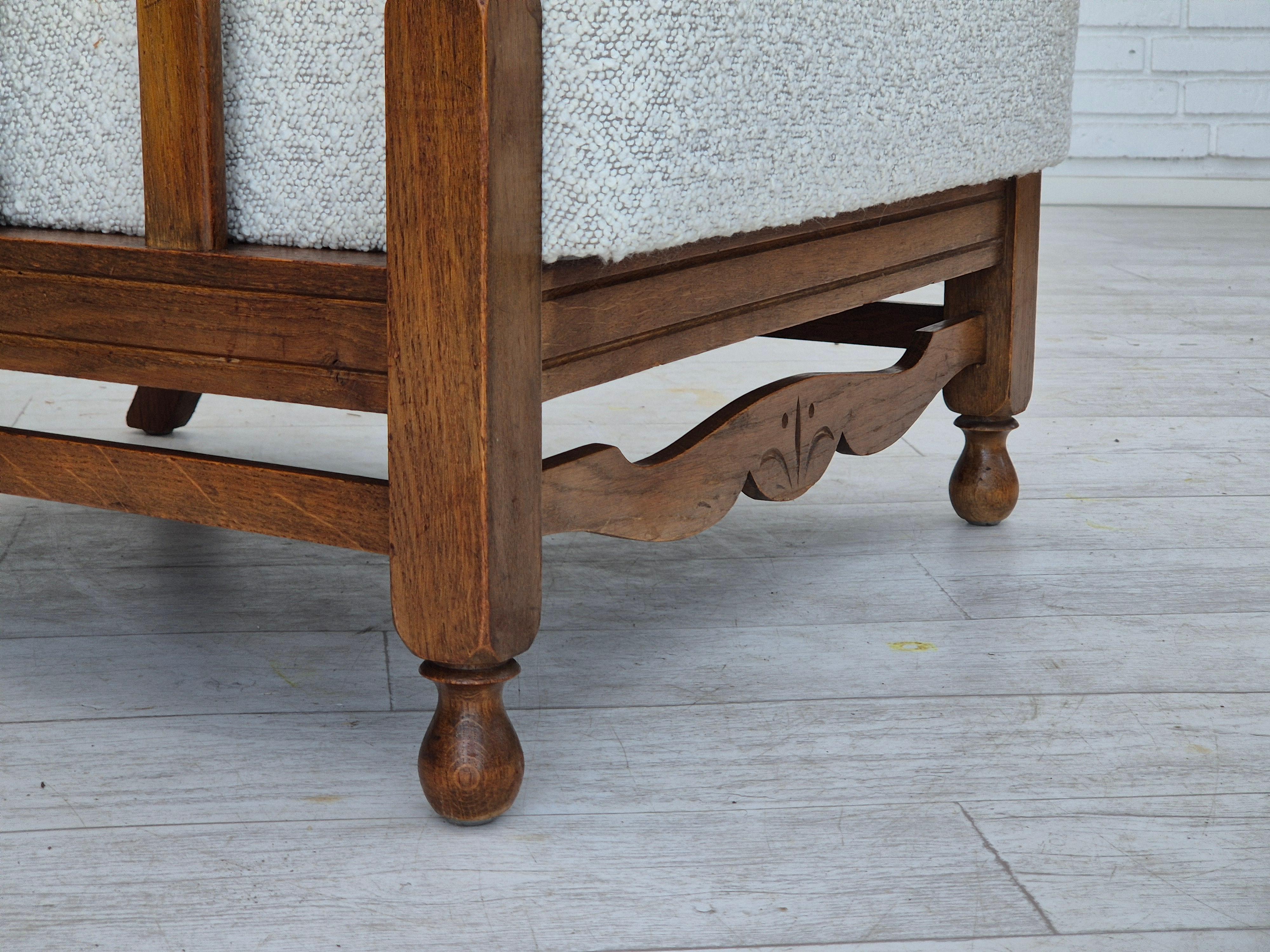 Anni '50, design scandinavo, poltrona rivestita, tessuto, legno di quercia. in vendita 5