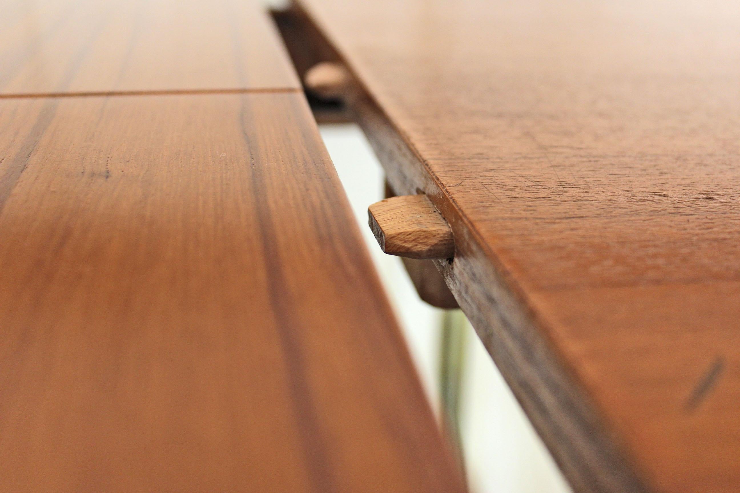 1950s Scandinavian Extendible Dining Table 7
