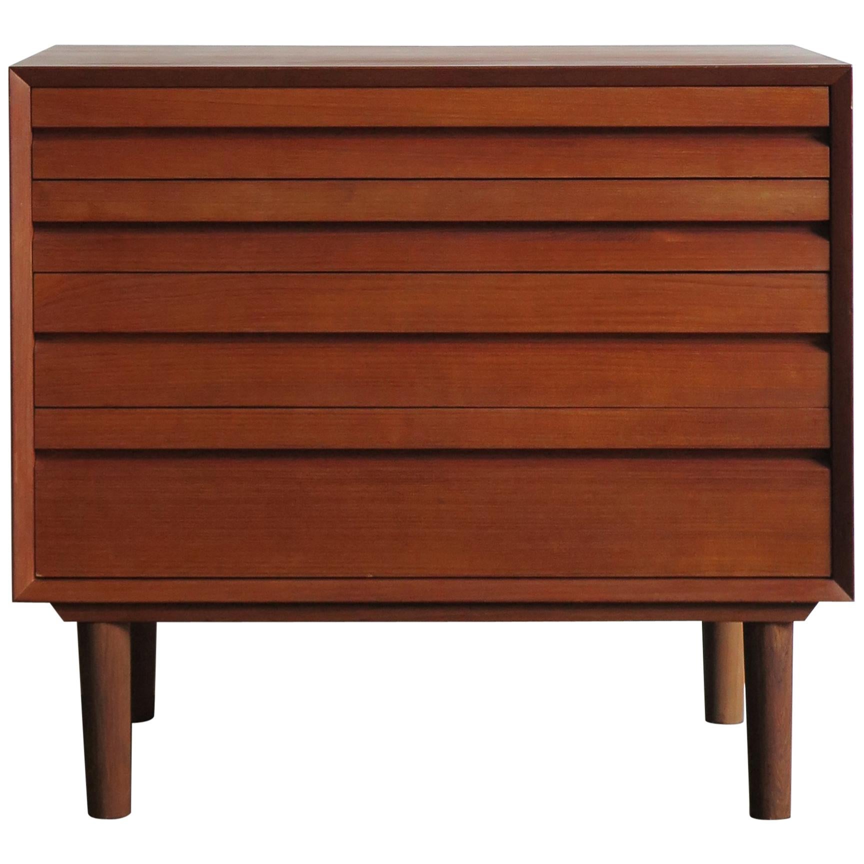 1950s Scandinavian Mid-Century Modern Teak Chest of Drawers