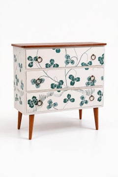 1950er Jahre Skandinavische Moderne Kommode mit Josef Frank Kleemotivtapete, Teak