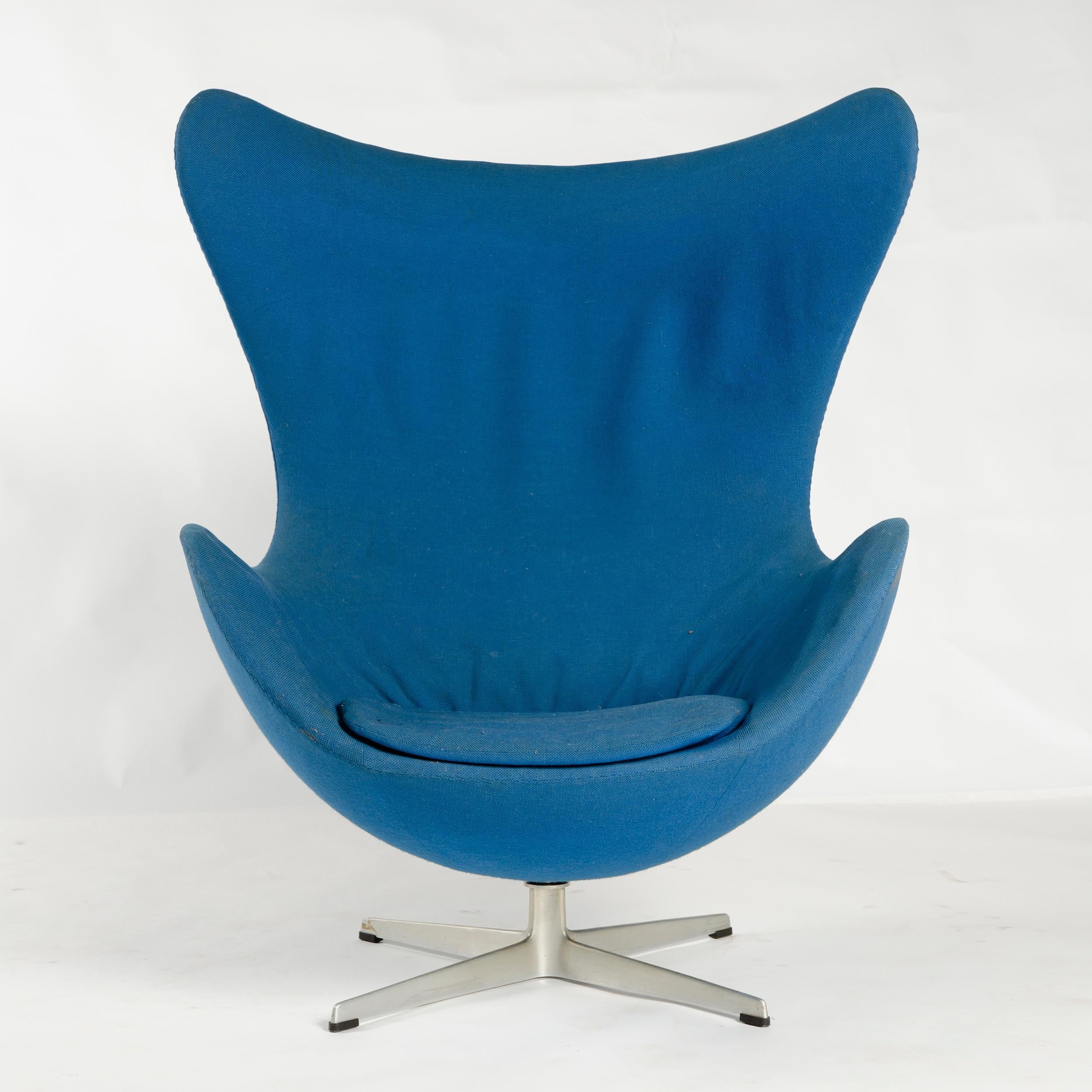 Skandinavischer moderner Loungesessel aus den 1950er Jahren von Arne Jacobsen für Fritz Hansen (Skandinavische Moderne) im Angebot