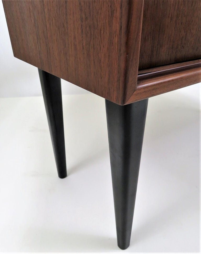 1950s Scandinavian Modern Narrow Walnut Cabinet or Bedside Cabinet For Sale 6