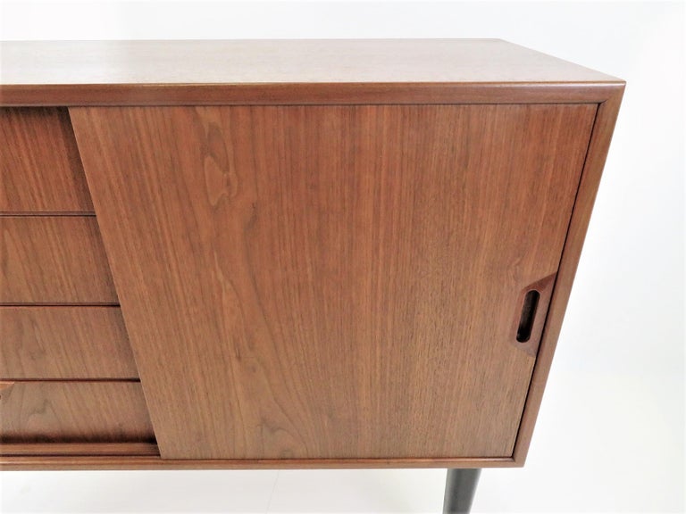1950s Scandinavian Modern Narrow Walnut Cabinet or Bedside Cabinet For Sale 1