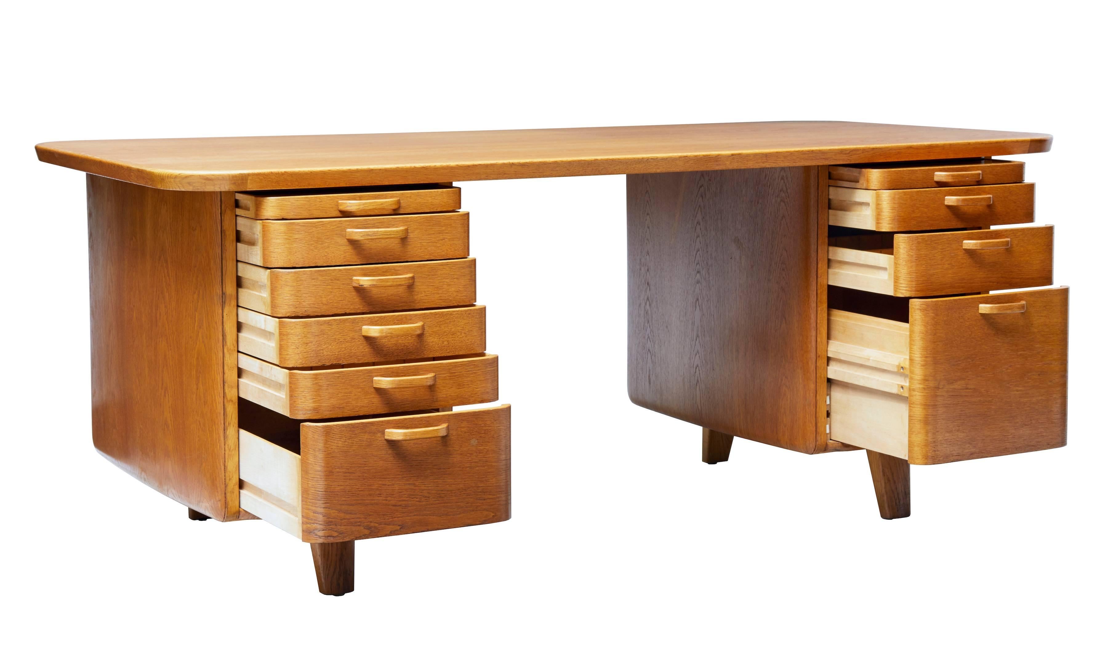Art déco bureau en chêne scandinave des années 1950 par Gunnar Ericsson pour Atvidaberg