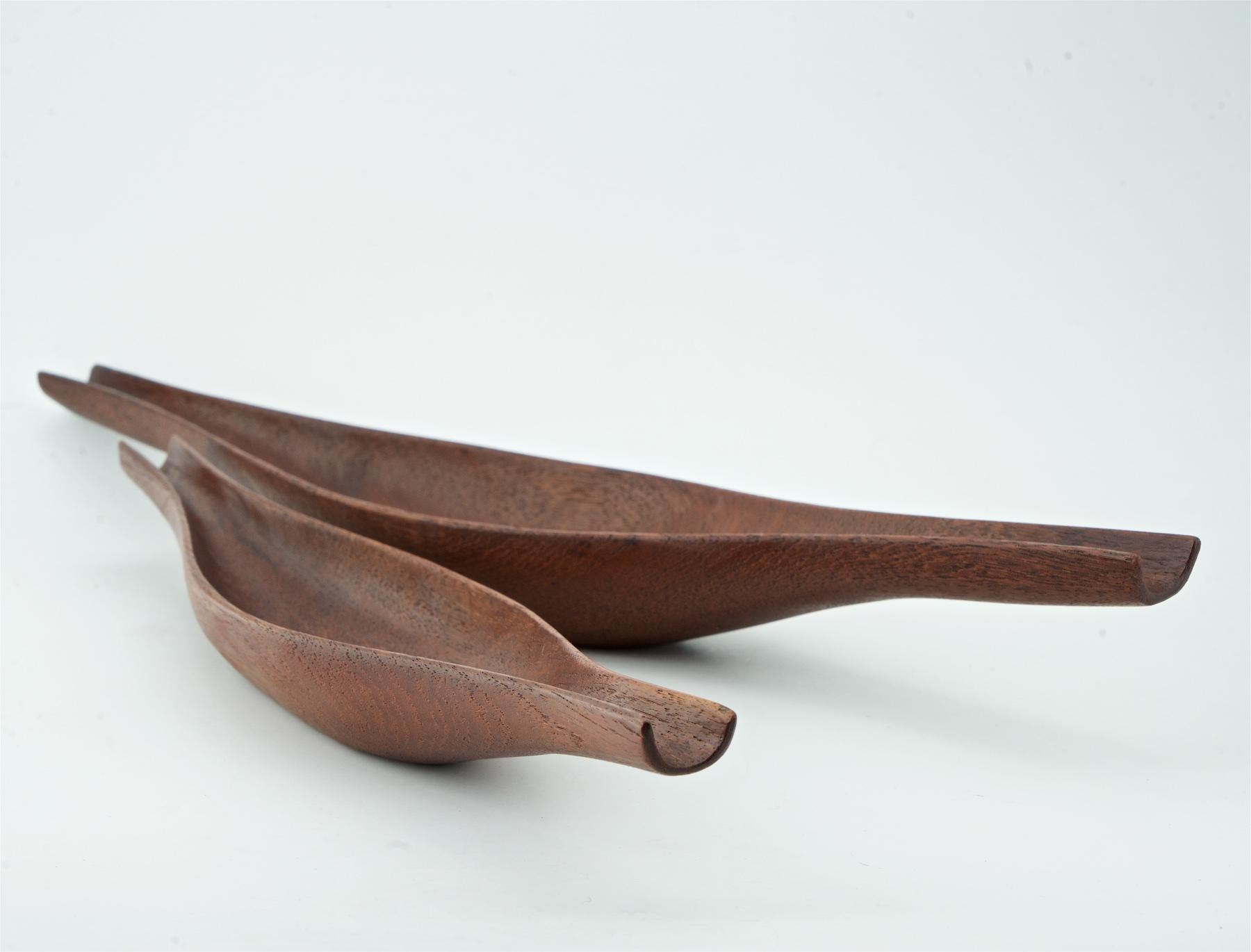 1950s Scandinavian Stig Sandqvist Hand Carved Teak Canoe Bowls Sculptures Design In Good Condition For Sale In Hyattsville, MD