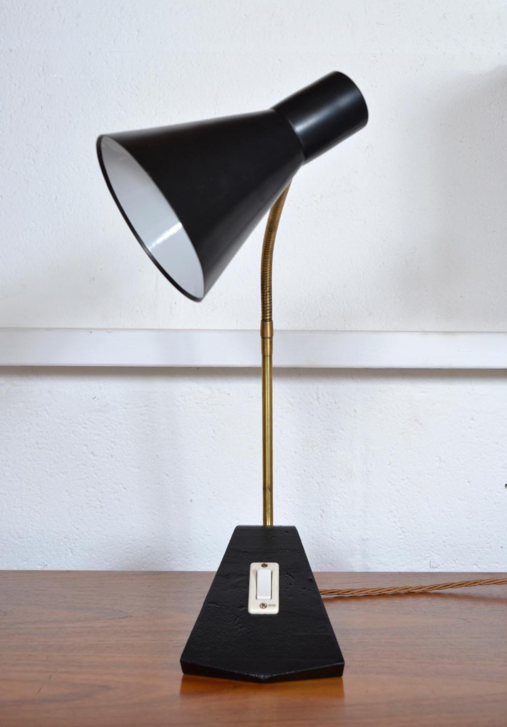 20th Century 1950s Scandinavian Swan Neck Gooseneck Task Desk Lamp Black & Brass Midcentury   For Sale