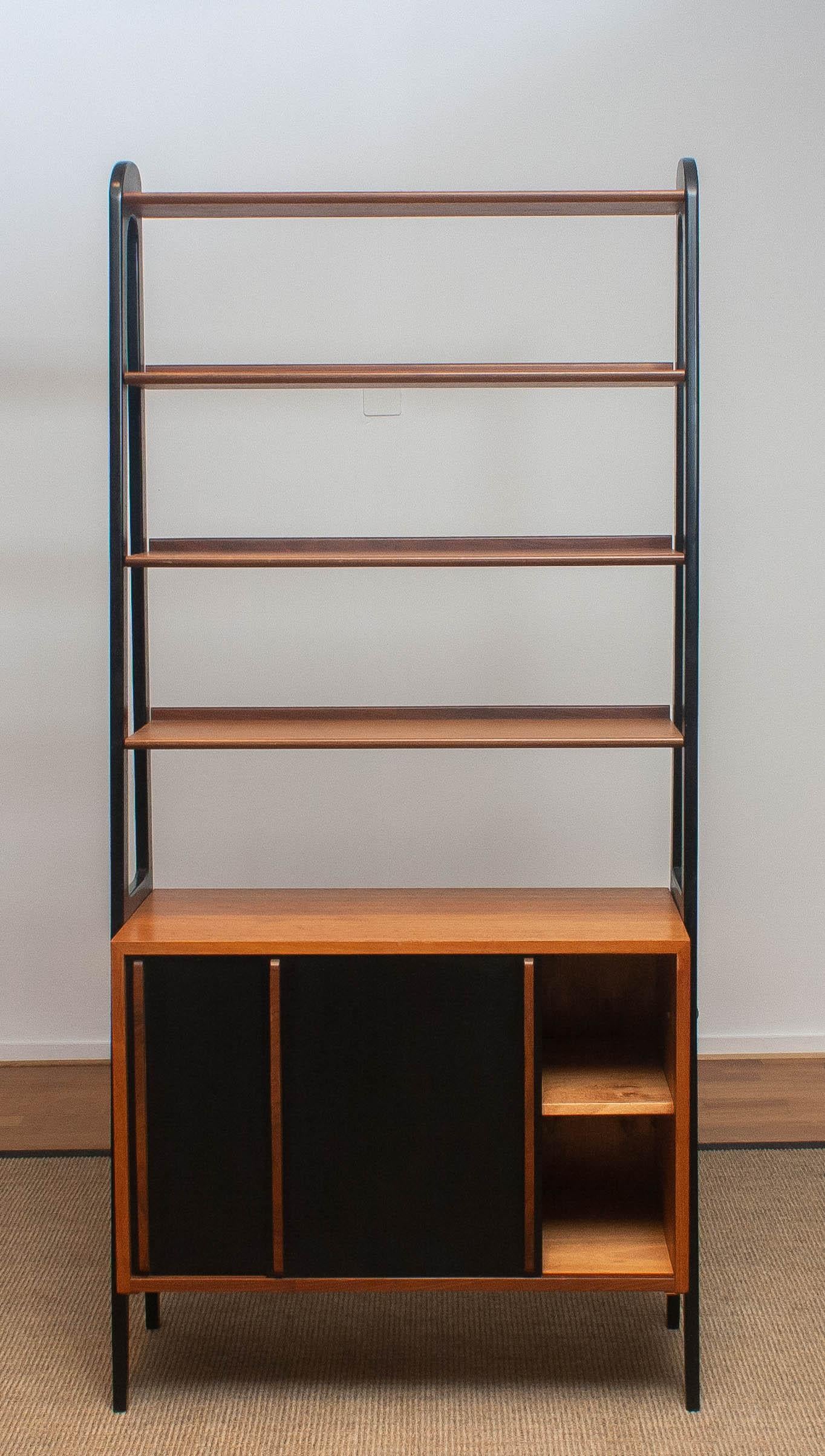 1950s, Scandinavian Teak Bookcase Shelves Room Divider Cabinet 1 In Good Condition In Silvolde, Gelderland