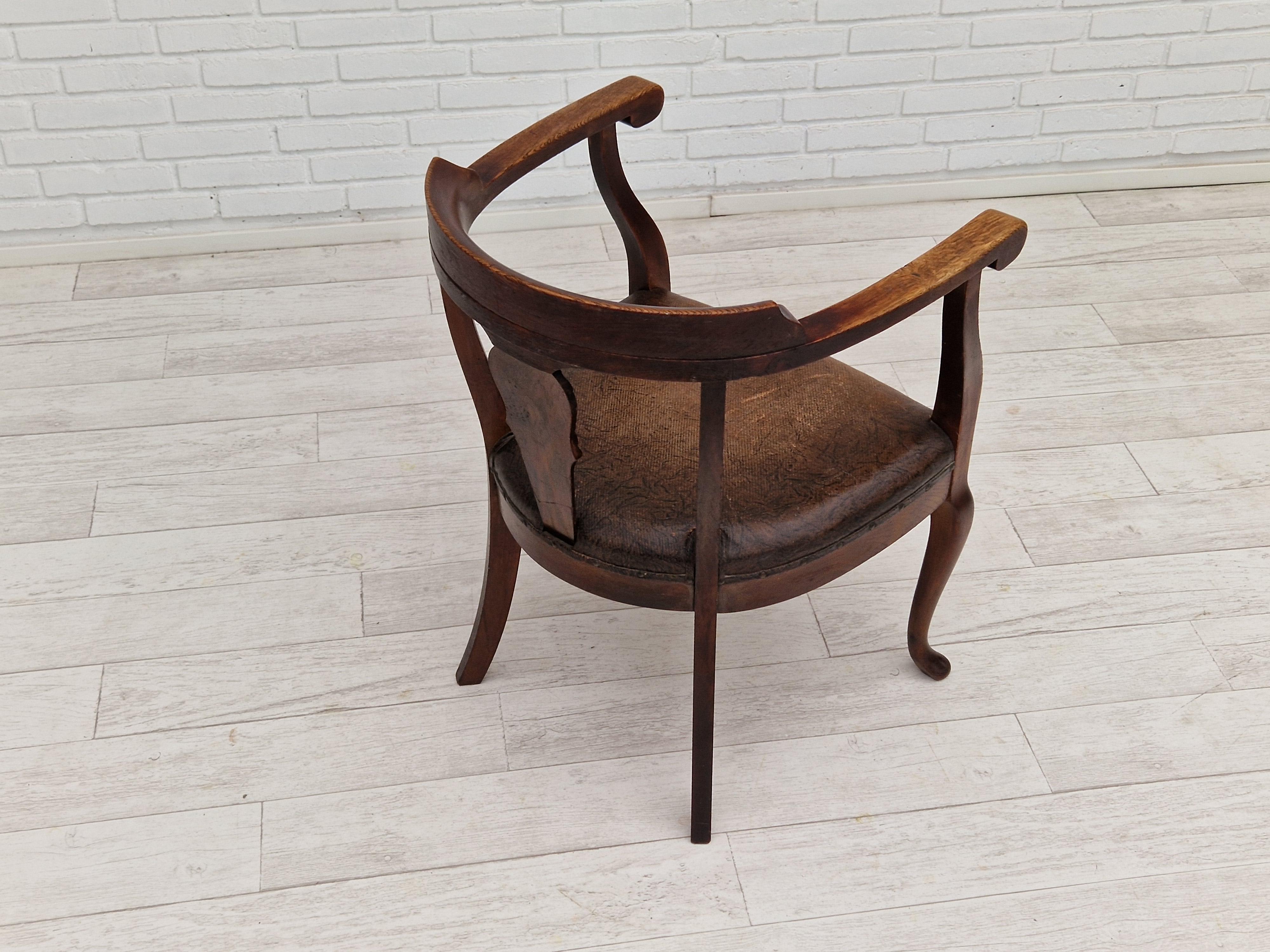 1950s, Scandinavian Vintage Armchair, Original Condition, Leather, Oak Wood For Sale 4