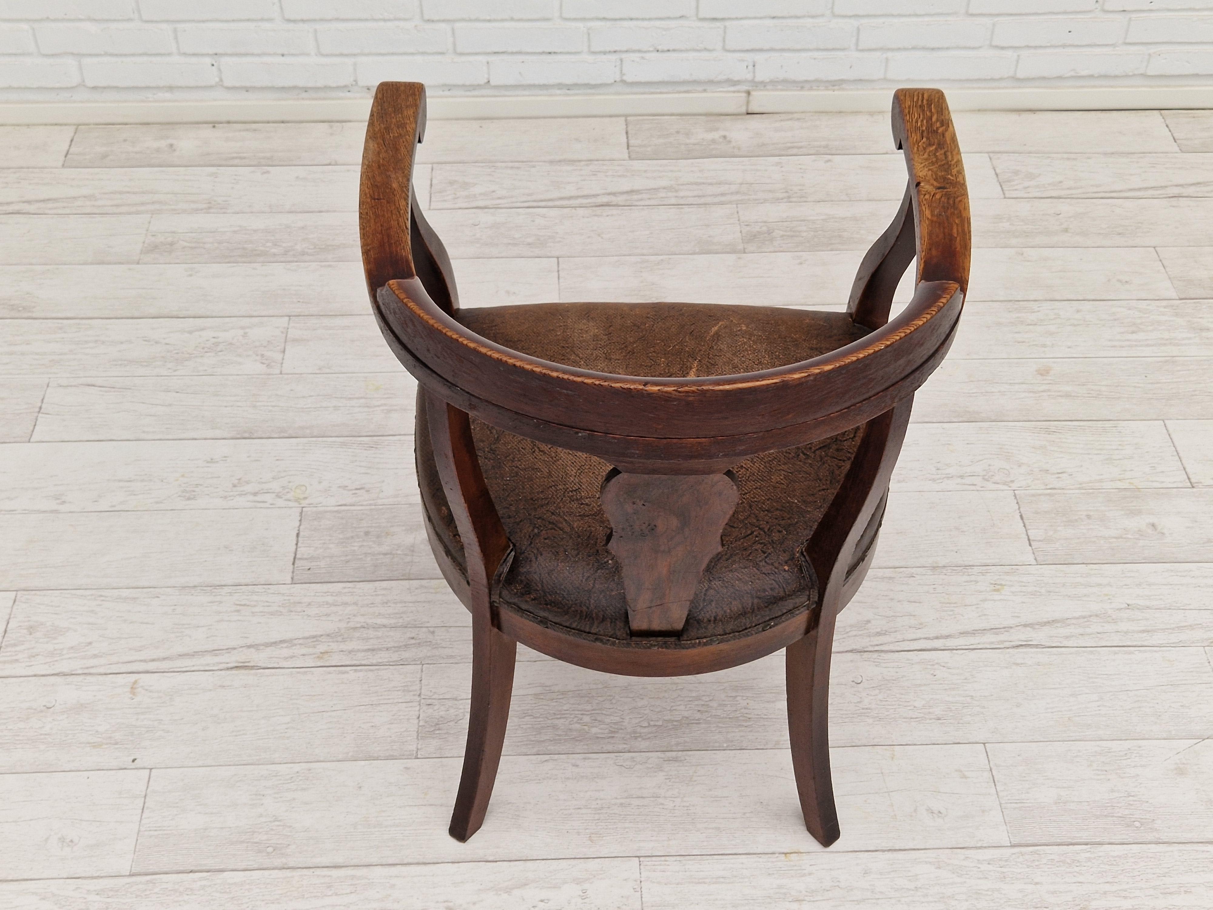 1950s, Scandinavian Vintage Armchair, Original Condition, Leather, Oak Wood For Sale 5
