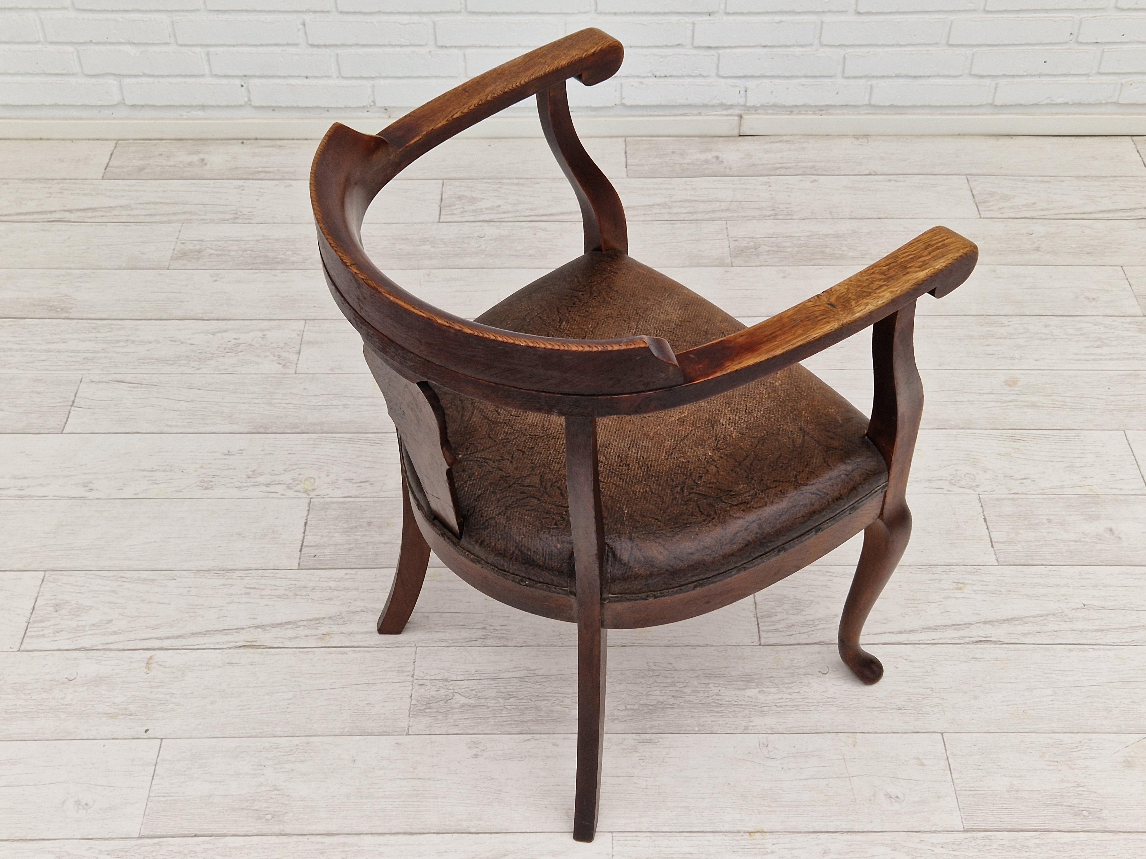 1950s, Scandinavian Vintage Armchair, Original Condition, Leather, Oak Wood For Sale 2