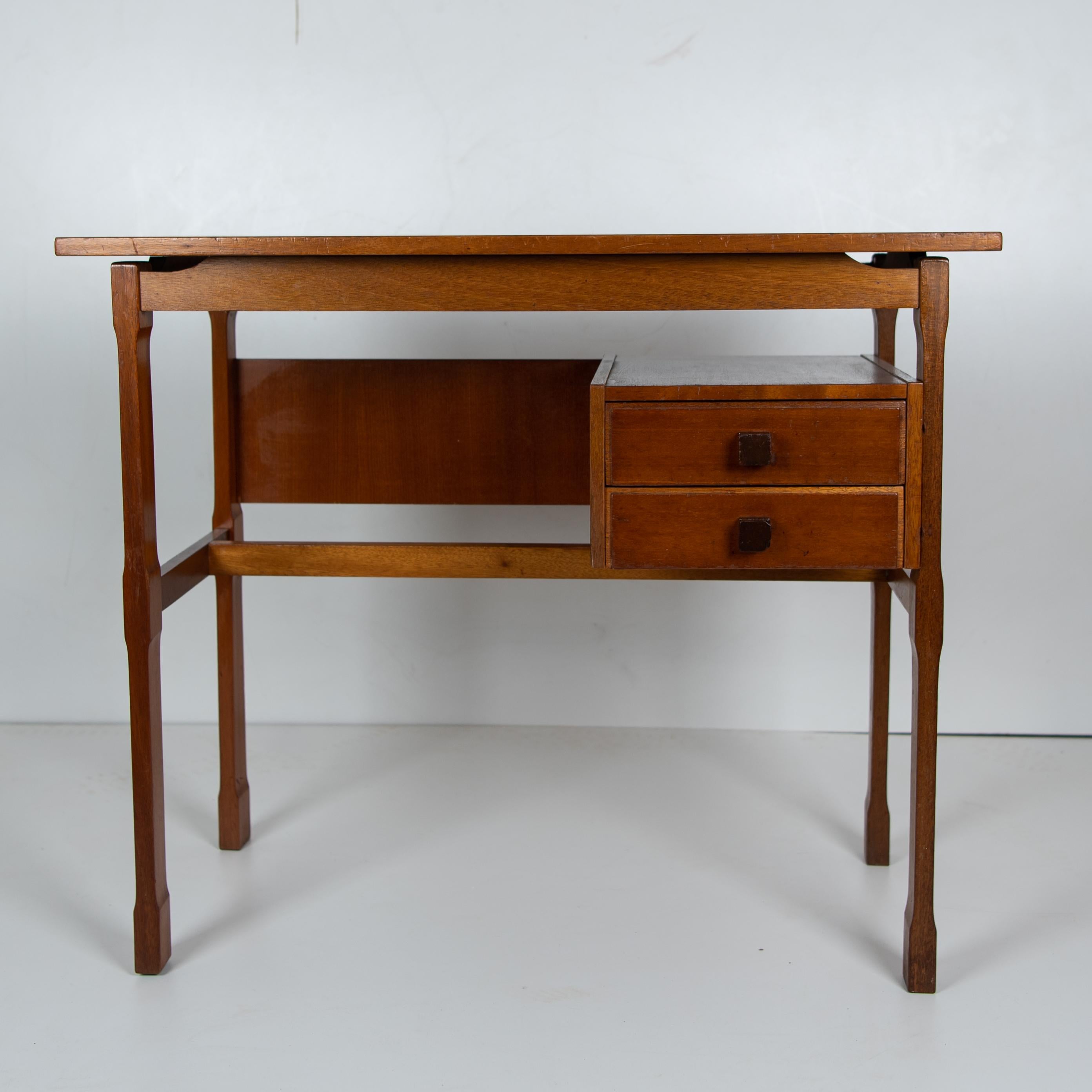 Scandinavian Vintage Desk, 1950s In Good Condition In Ceglie Messapica, IT
