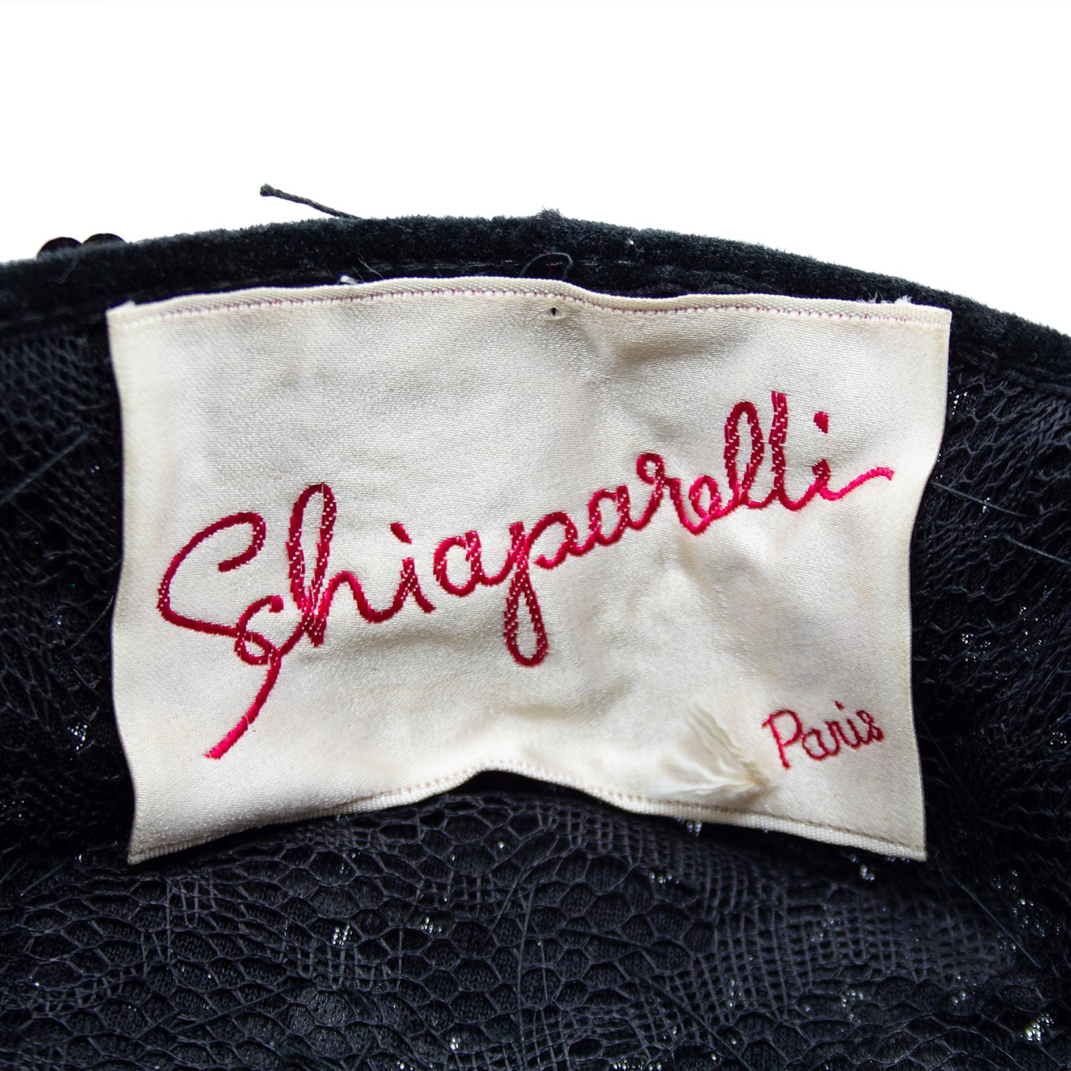 1950's Schiaparelli Schwarzer Pailletten- und Perlenabendhut im Angebot 1