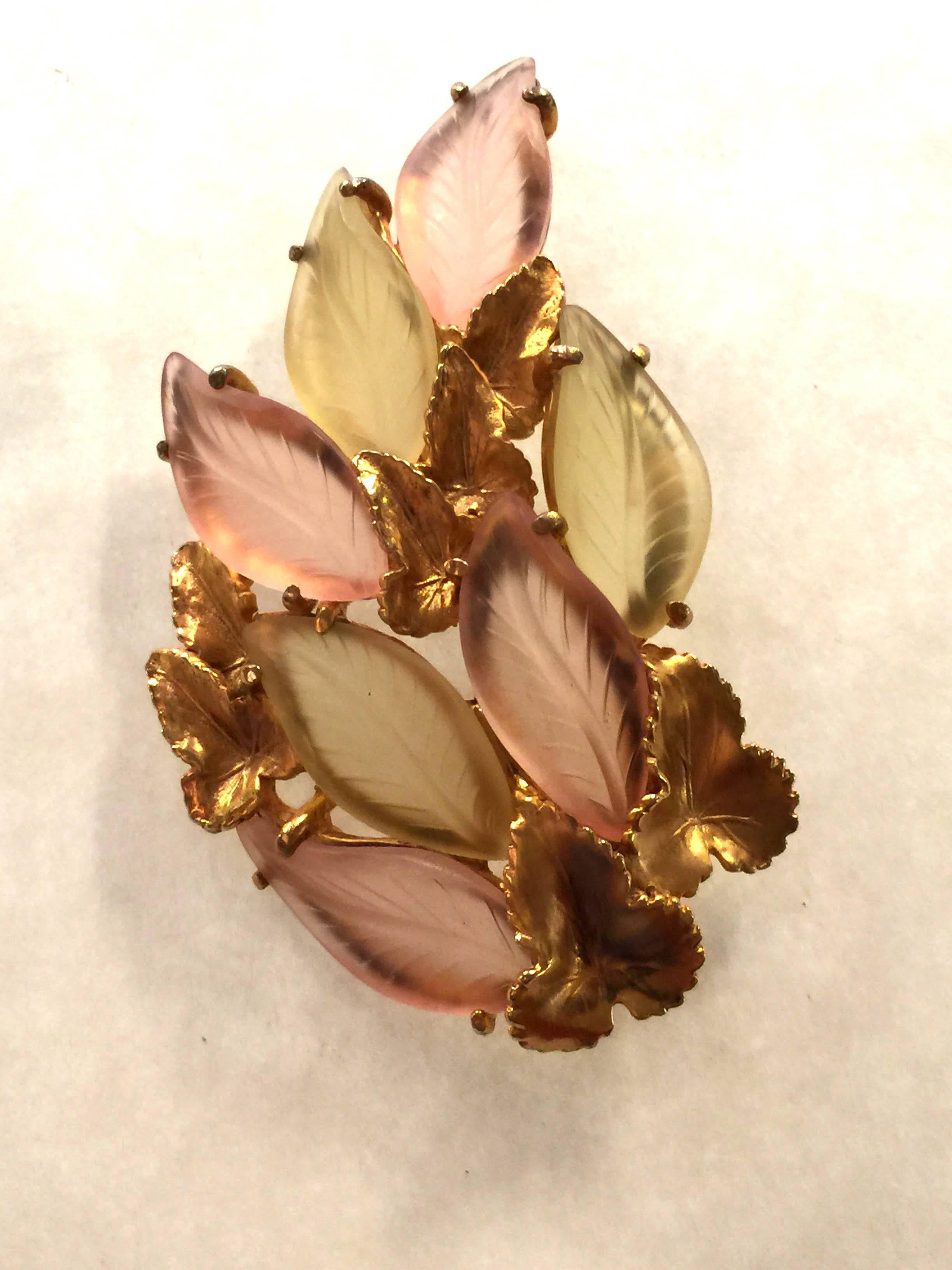 1950s Schiaparelli Frosted Glass Antiqued Goldtone Veined Leaf Clip Earrings For Sale 1