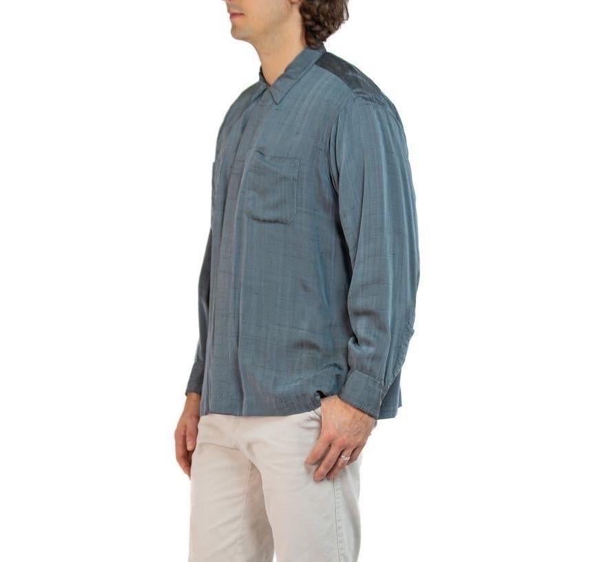 1950S SCHIAPARELLI Gray Silk Blend Men's Shirt With Patch Pockets (Chemise pour hommes en soie mélangée avec poches plaquées) Excellent état - En vente à New York, NY