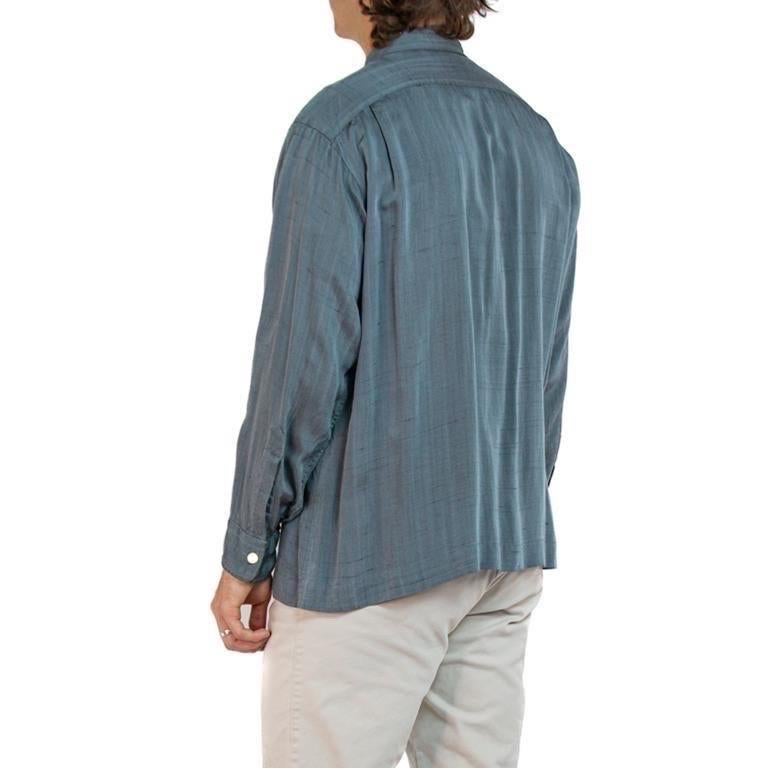 1950S SCHIAPARELLI Gray Silk Blend Men's Shirt With Patch Pockets (Chemise pour hommes en soie mélangée avec poches plaquées) en vente 1
