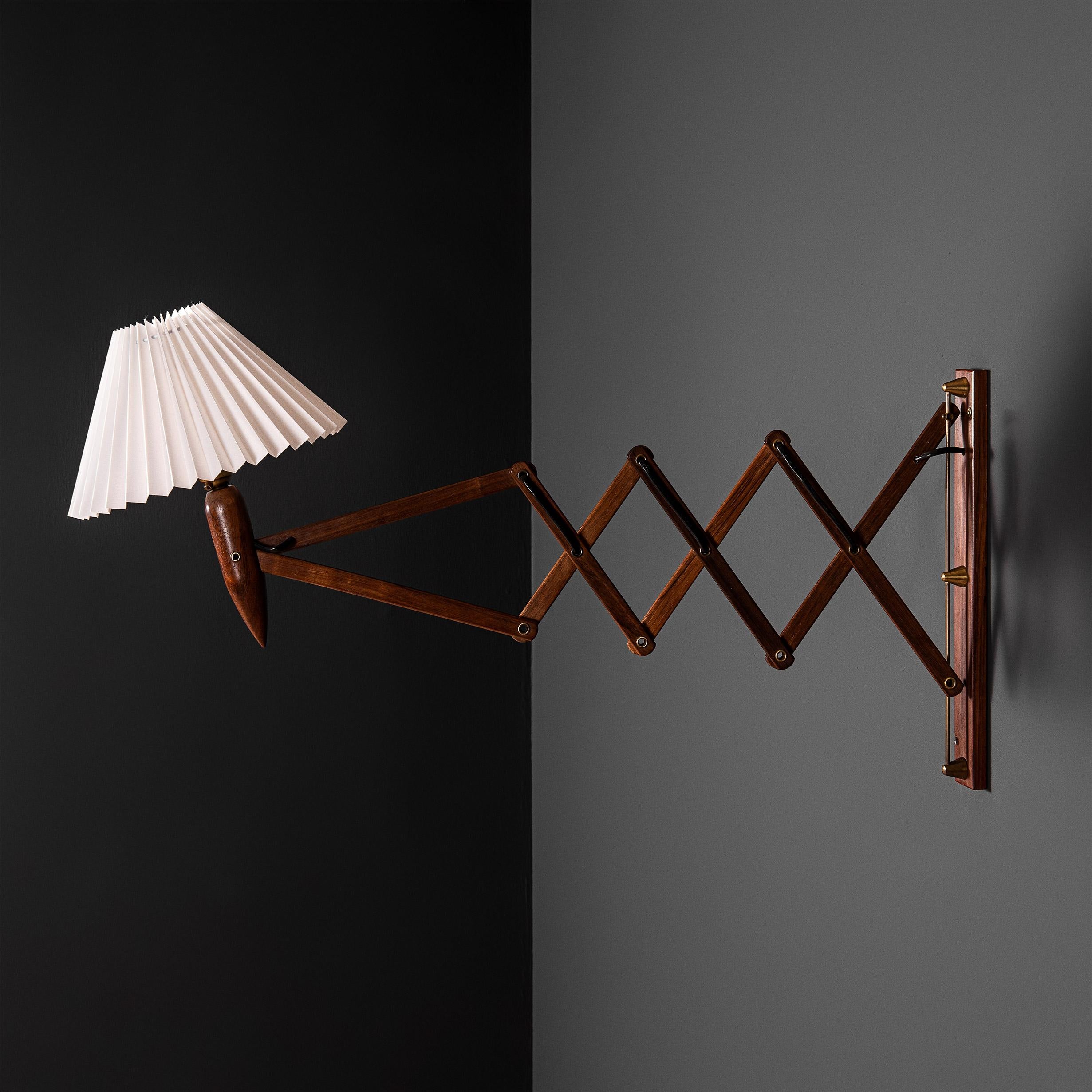 Scandinavian Modern 1950’s Scissor Wall Lamp For Sale