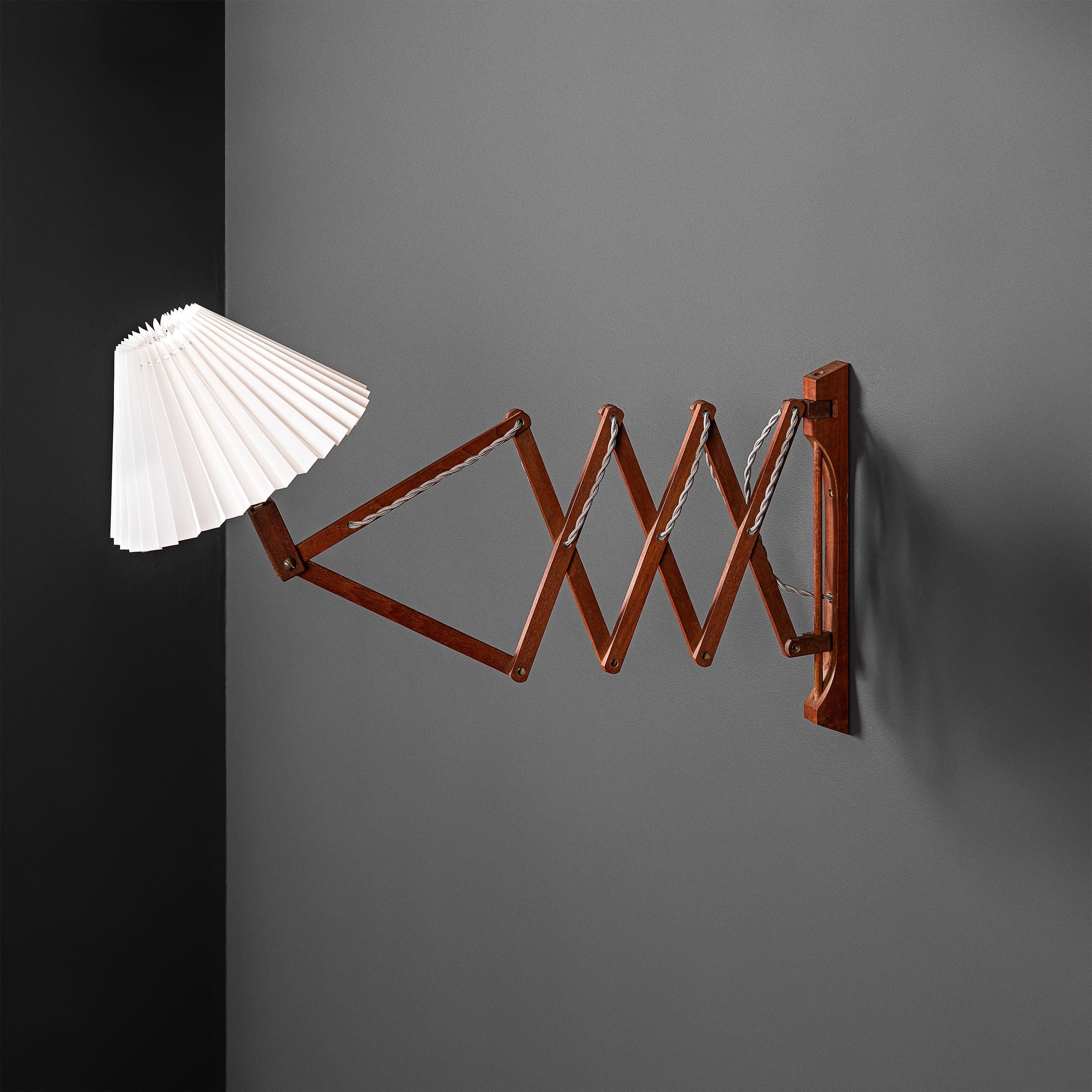 1950’s Scissor Wall Lamp In Good Condition In London, GB