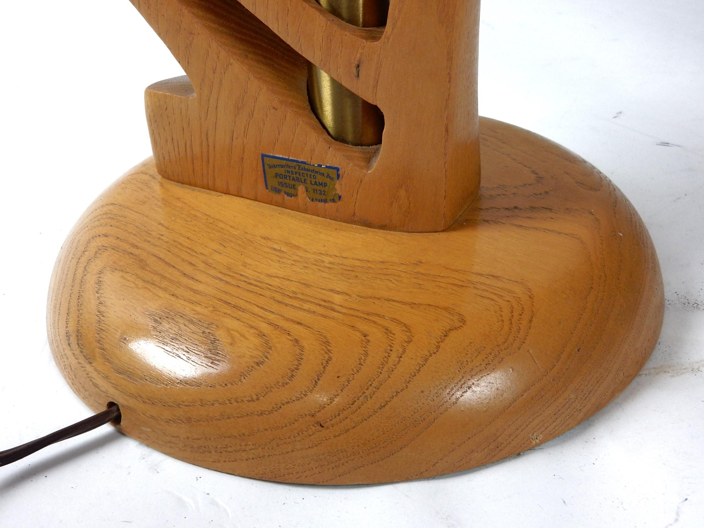 1950's Sculpted Oak Feminine Profile Table Lamp Hat Shade after Yasha Heifetz In Good Condition For Sale In Las Vegas, NV