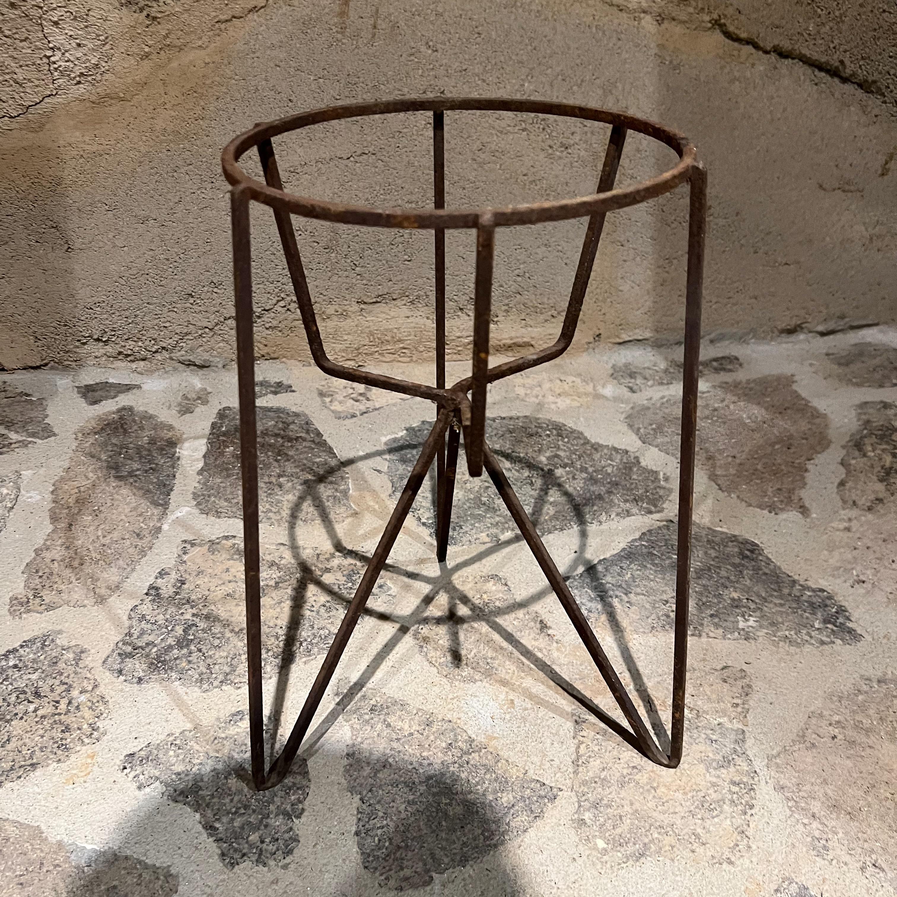 round metal plant stand