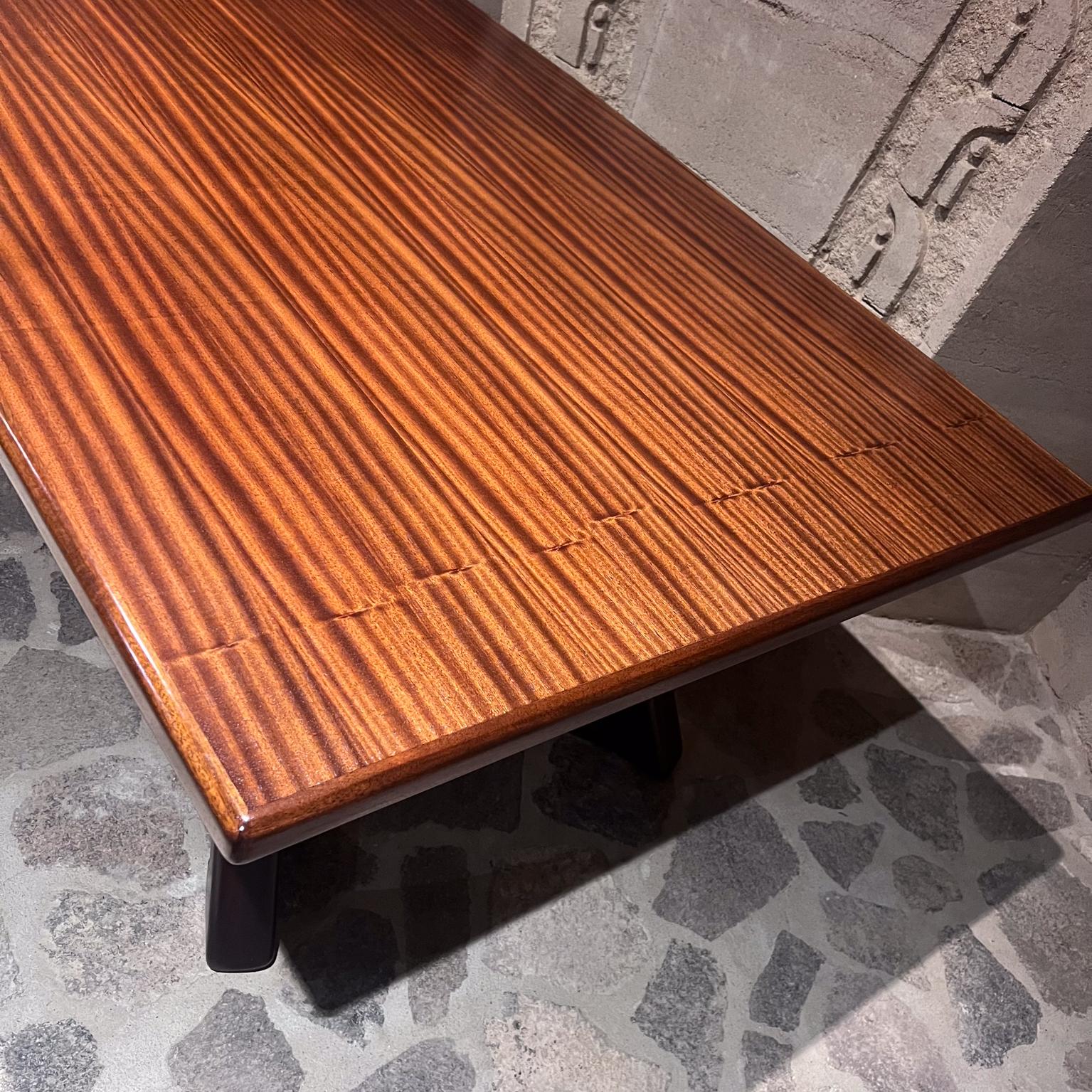 Mid-Century Modern 1950s Sculptural Dining Table Mahogany and Sapele restored For Sale