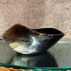 Cuenco escultórico austriaco orgánico de cuerno de toro de los años 50