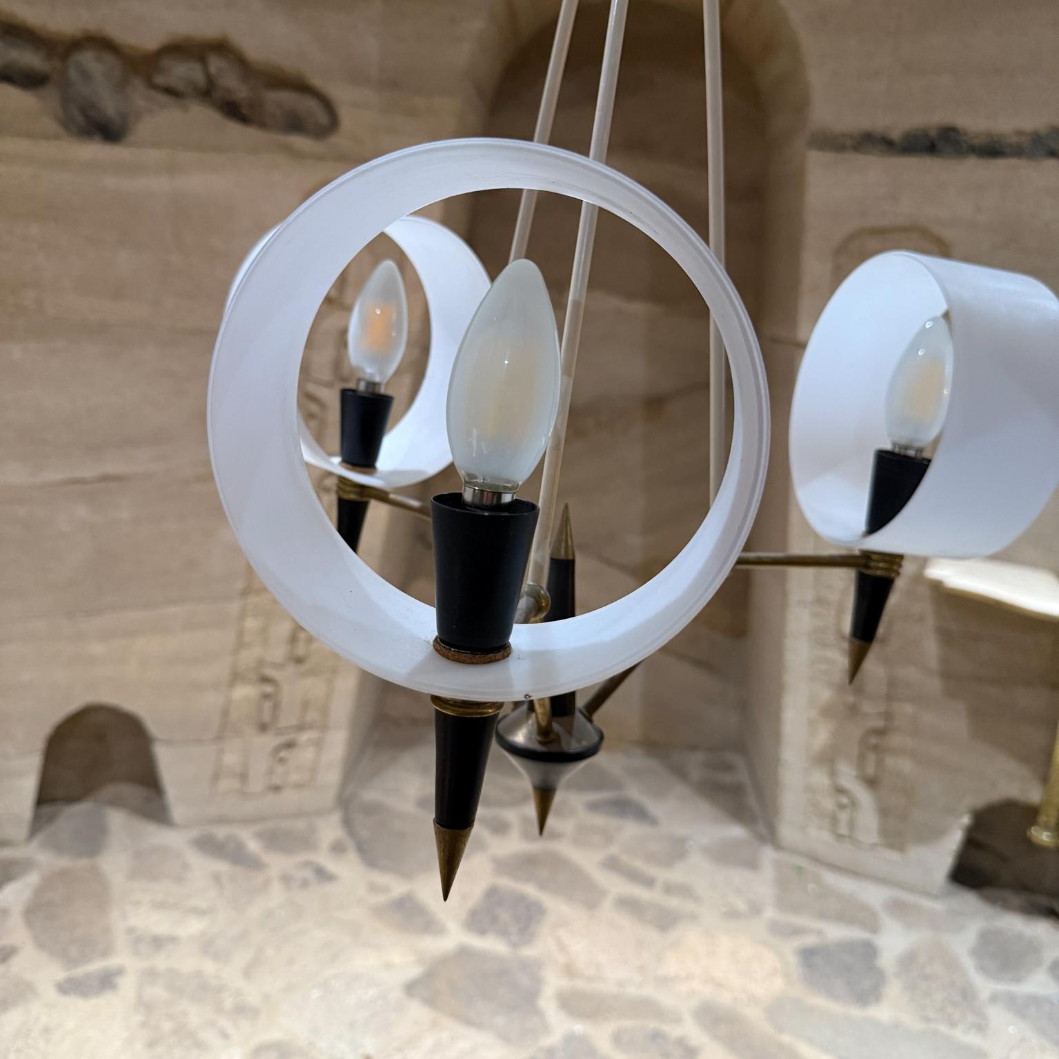 italien Lustre sculptural à trois bras en verre des années 1950 Style Stilnovo Italie en vente