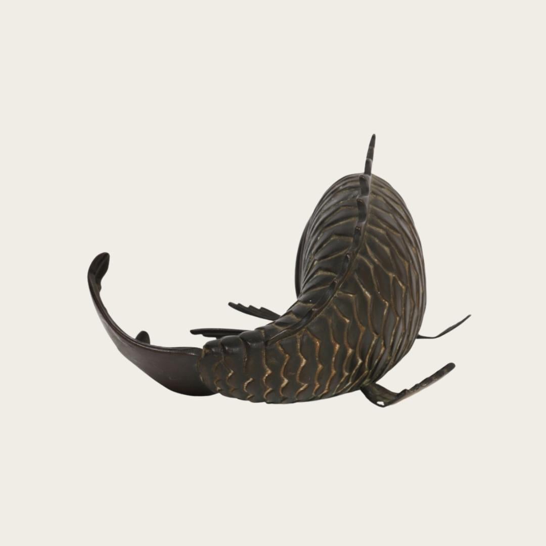 Sculpture des années 1950 en bronze massif représentant une carpe avec des yeux en verre Bon état - En vente à Brooklyn, NY