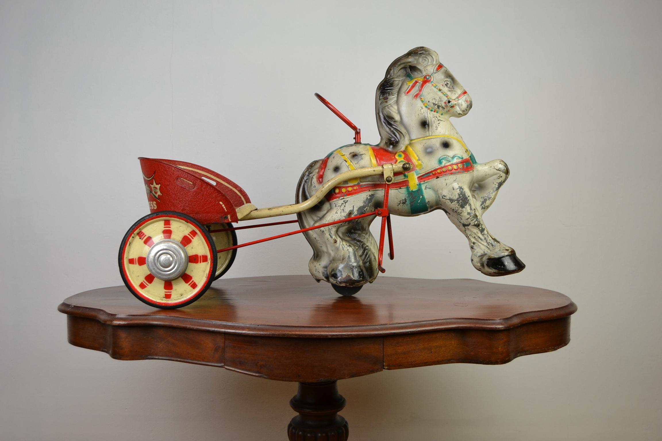Pressé Jouet à pédales Pony Express de Mobo Toys des années 1950, en acier pressé, K.K. en vente