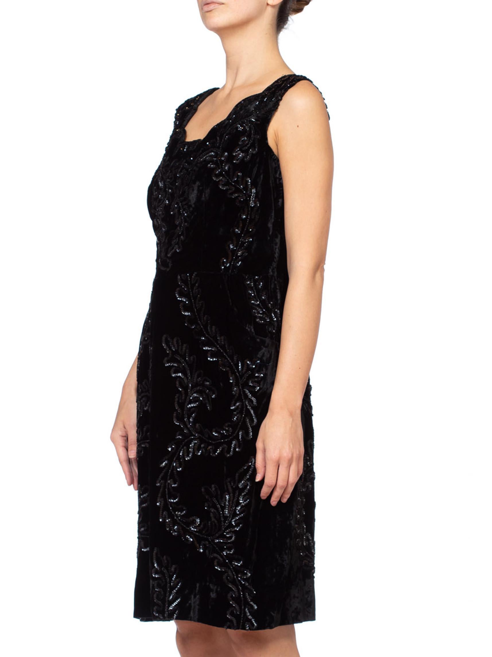 1950S Black Rayon Blend Velvet Sequin Beaded Cocktail Dress In Excellent Condition For Sale In New York, NY
