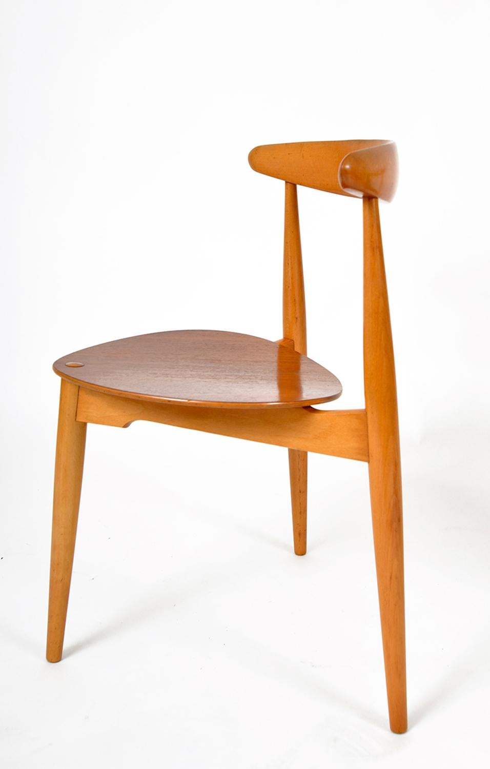 1950s Set 4 FH4103 Heart Dining Chairs by Hans Wegner for Fritz Hansen Denmark For Sale 5