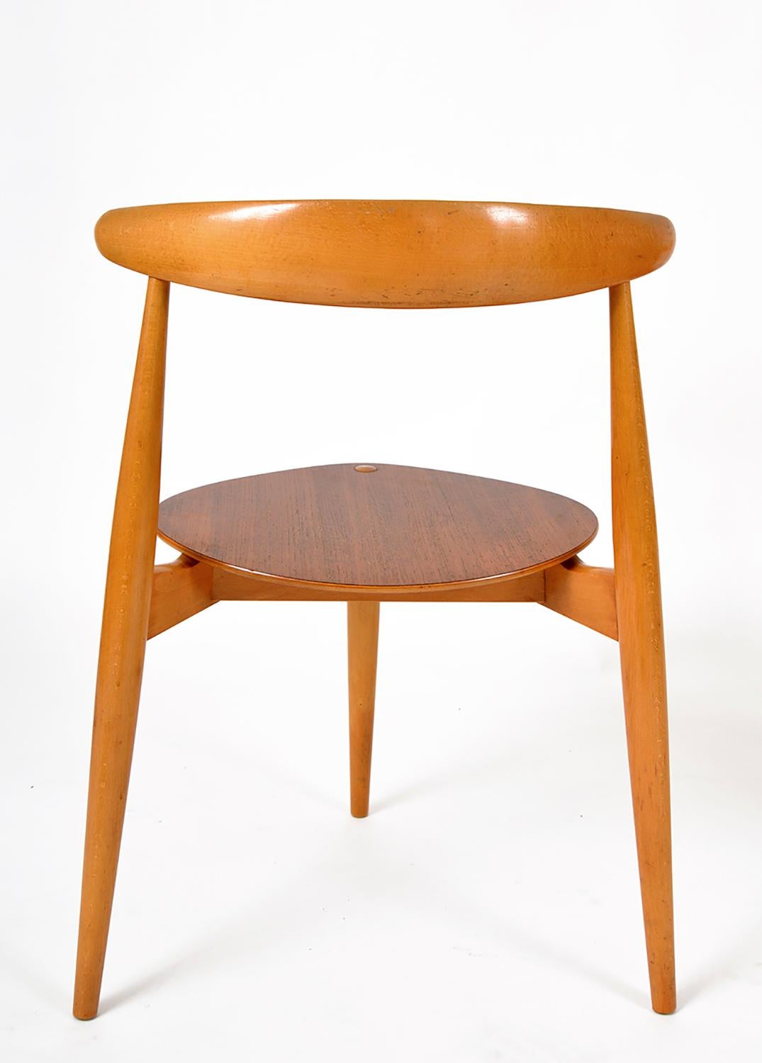 1950s Set 4 FH4103 Heart Dining Chairs by Hans Wegner for Fritz Hansen Denmark For Sale 7