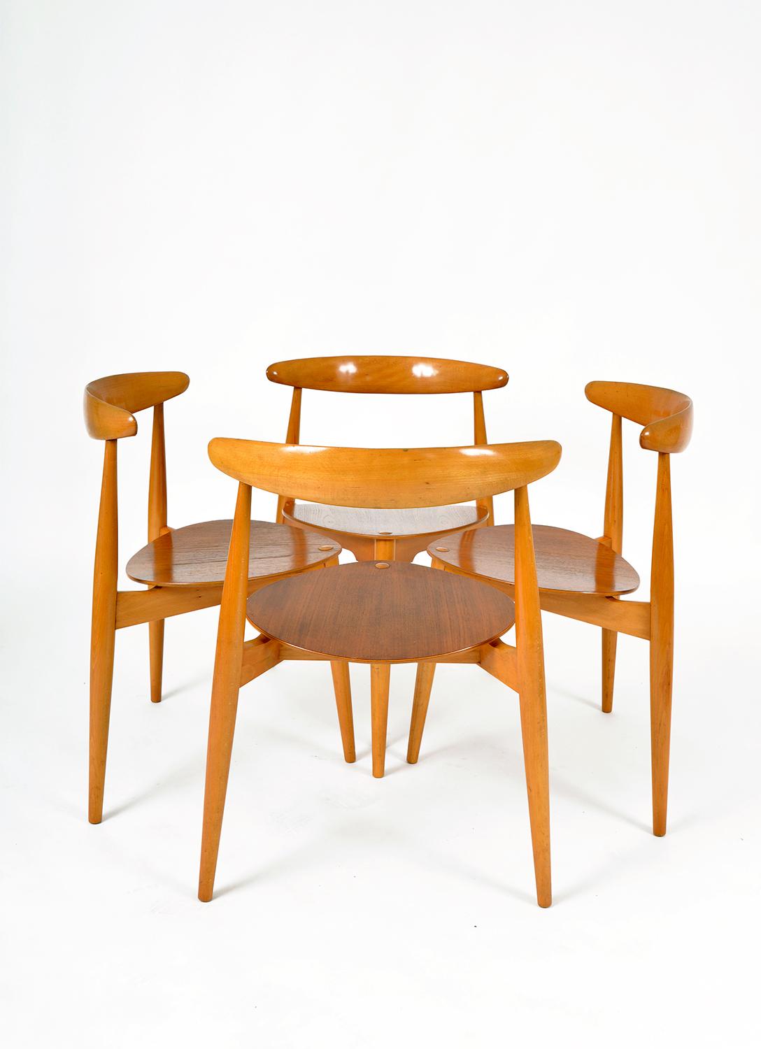 1950s Set 4 FH4103 Heart Dining Chairs by Hans Wegner for Fritz Hansen Denmark In Good Condition For Sale In Sherborne, Dorset