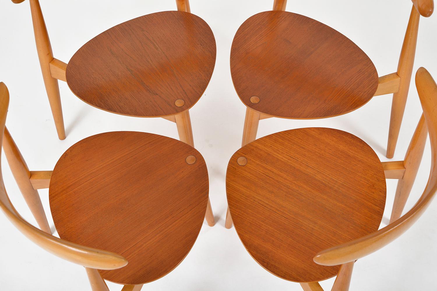 1950s Set 4 FH4103 Heart Dining Chairs by Hans Wegner for Fritz Hansen Denmark For Sale 2