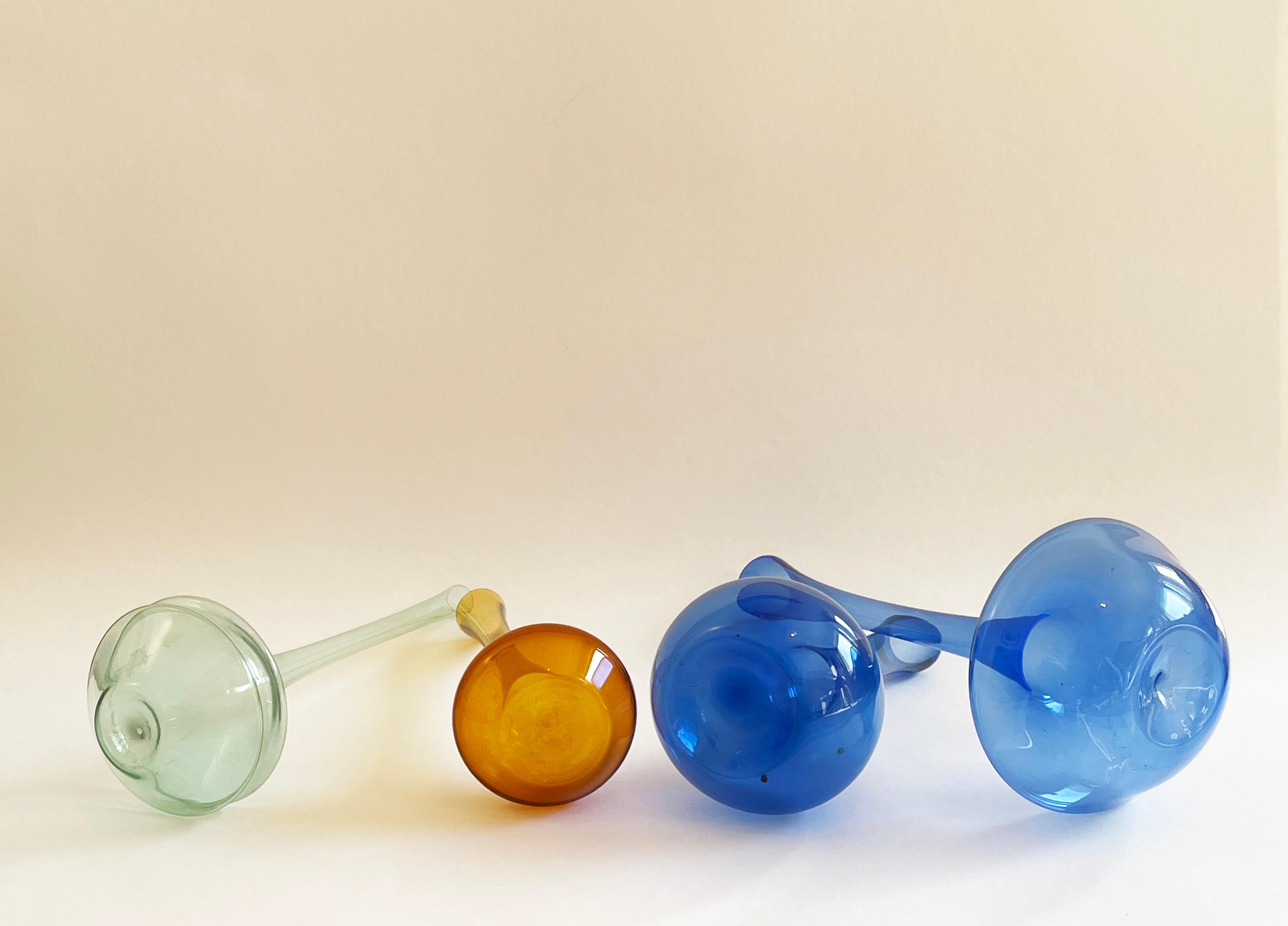 Mid-Century Modern 1950s Set of 4 delicate Glass Vases by Albin Schaedel, GDR - East Germany en vente