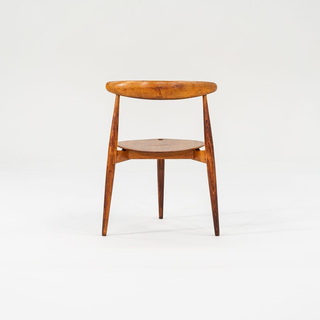 1950s Set of 4 Hans Wegner for Fritz Hansen FH4103 Stacking Heart Dining Chairs en vente 3