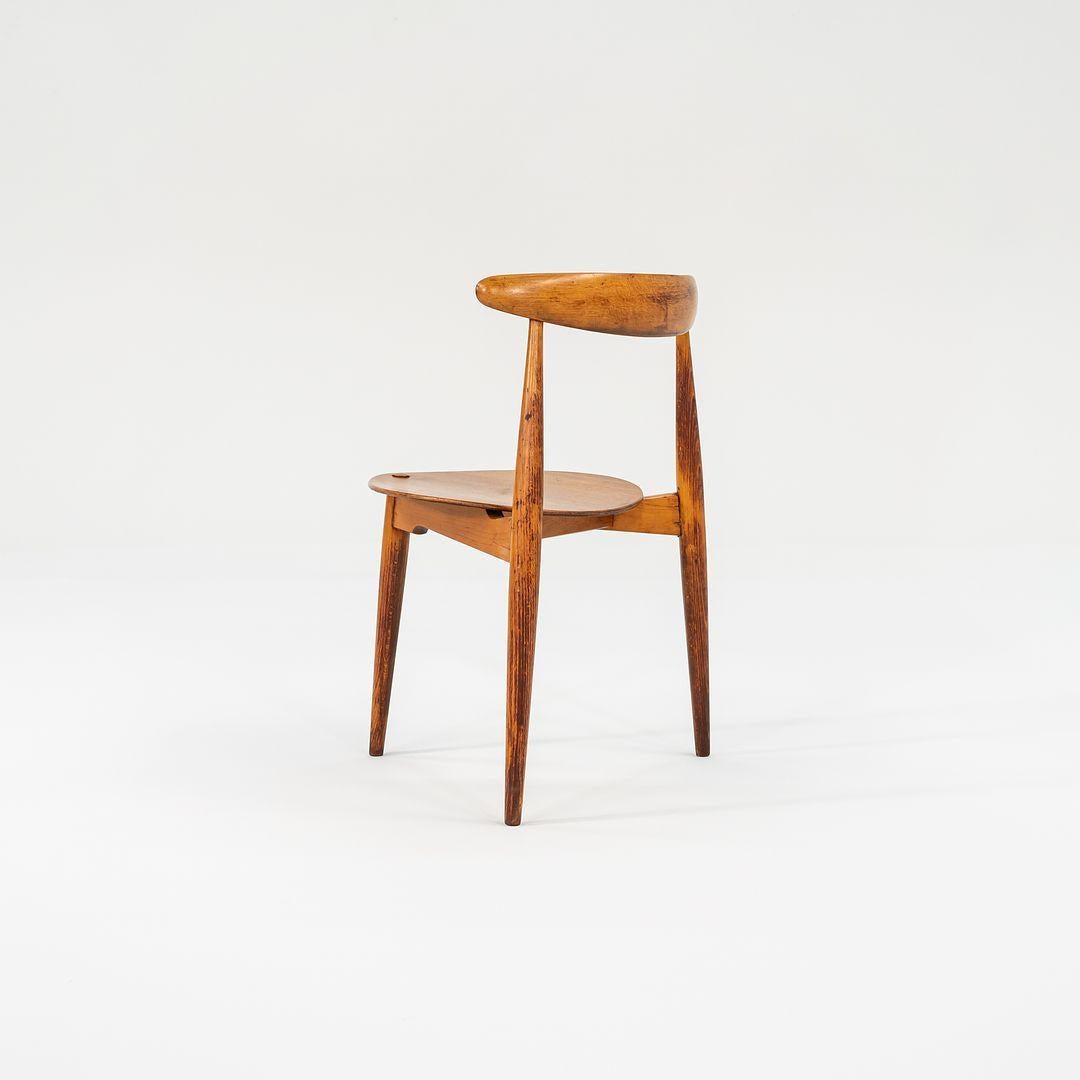 1950s Set of 4 Hans Wegner for Fritz Hansen FH4103 Stacking Heart Dining Chairs en vente 4