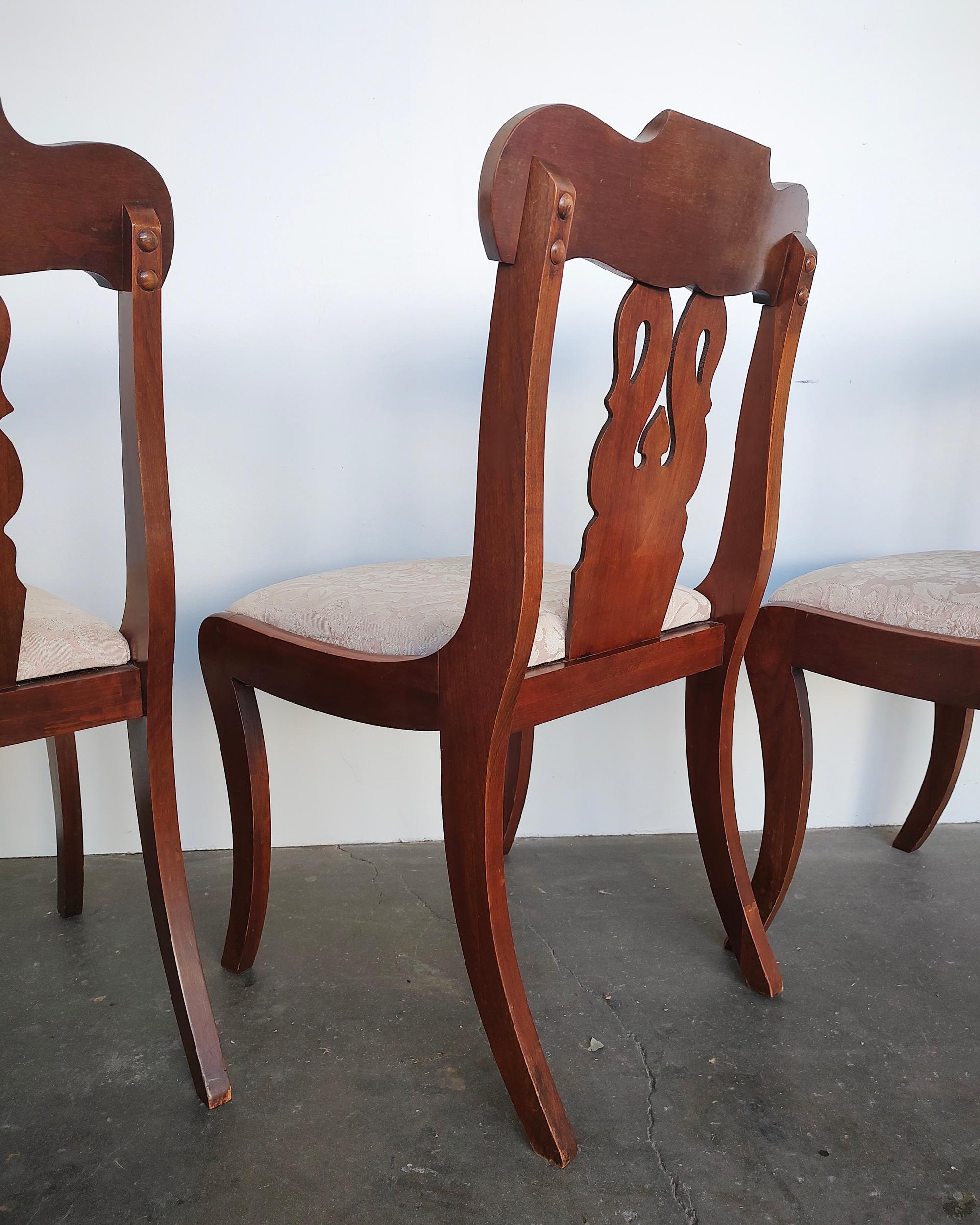 1950s Set of 4 Solid Cherry Wood Regency Style Dining Chairs en vente 9