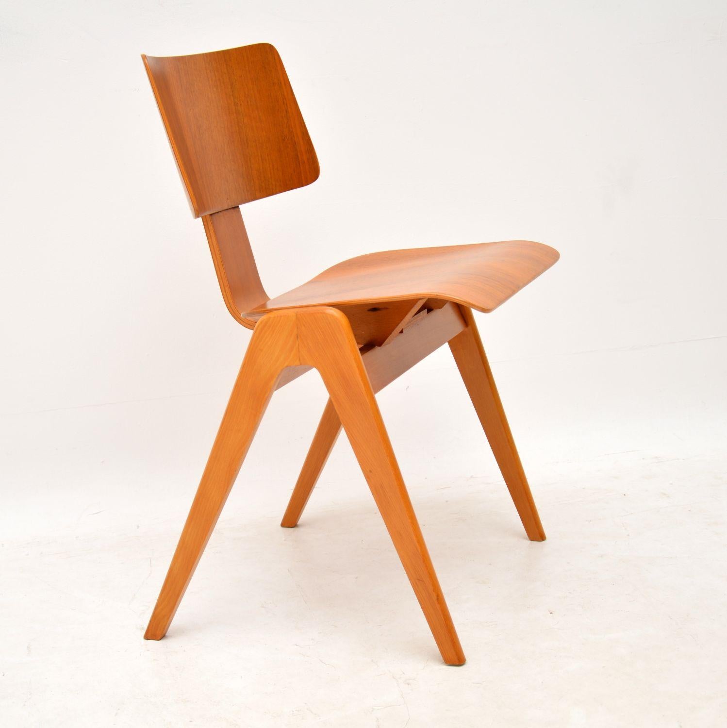 1950s Set of 6 Robin Day Hillestak Dining Chairs for Hille In Good Condition For Sale In London, GB