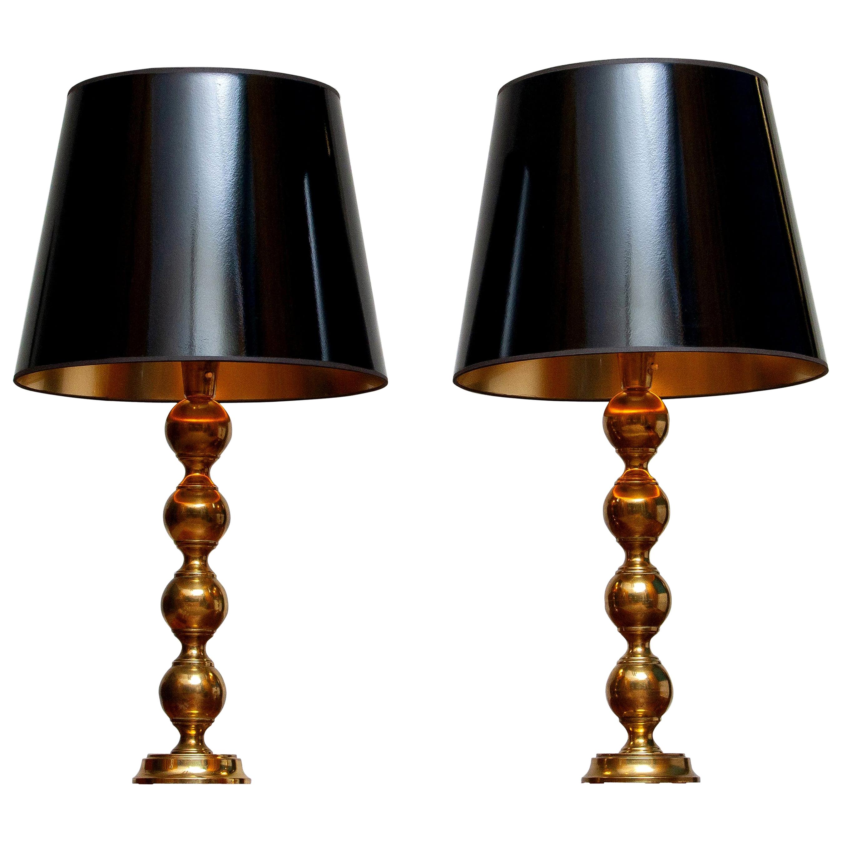 These beautiful extra large brass 1950s spherical table lamps are extremely rare and in great condition.
Suits 110 / 230 volts and have both one E27 / 28 bulb with switch. Technically 100%
The brass stand alone is 20 inches in height. Together