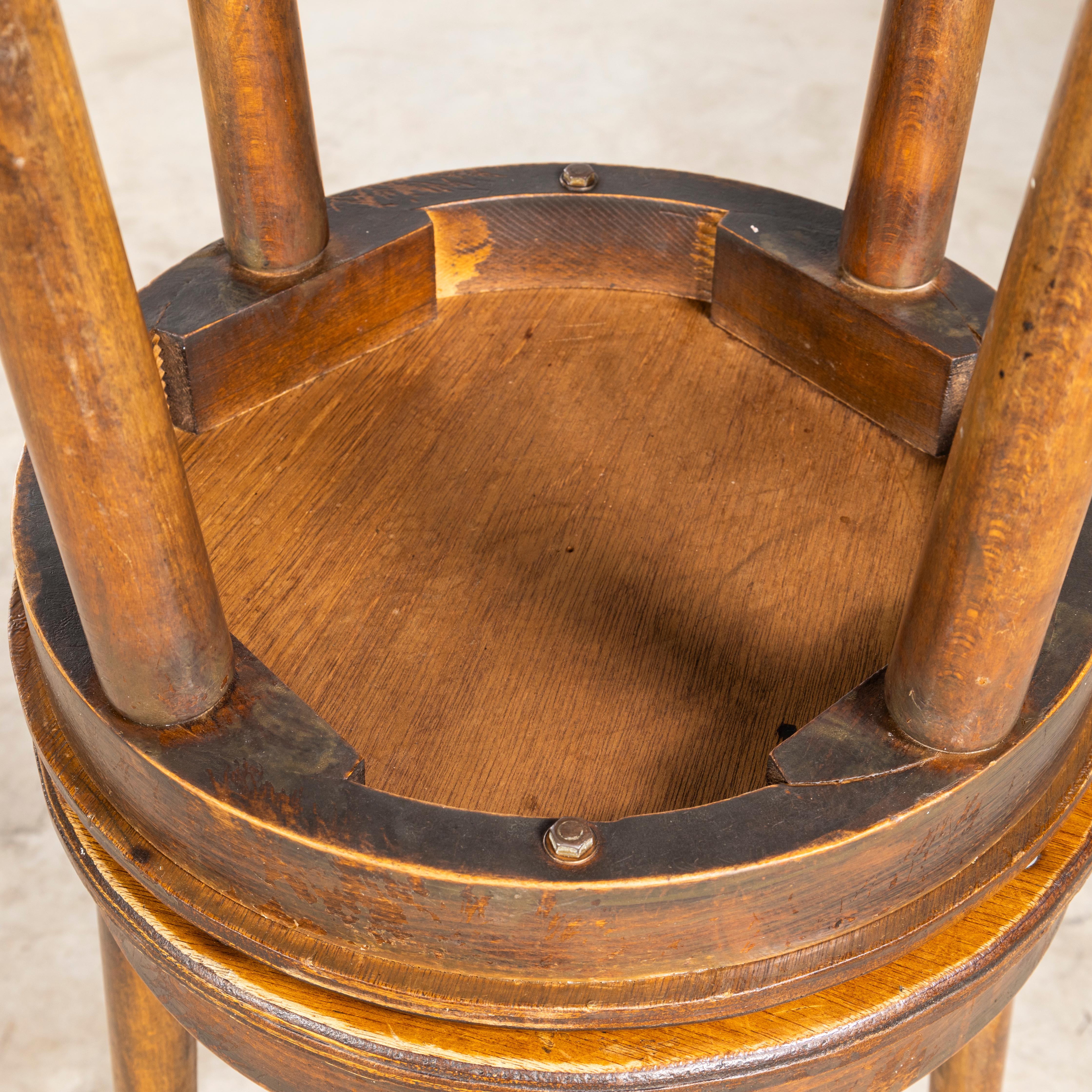 1950's Set Of Elegant Tall Bar Stools - Set Of Three In Good Condition In Hook, Hampshire