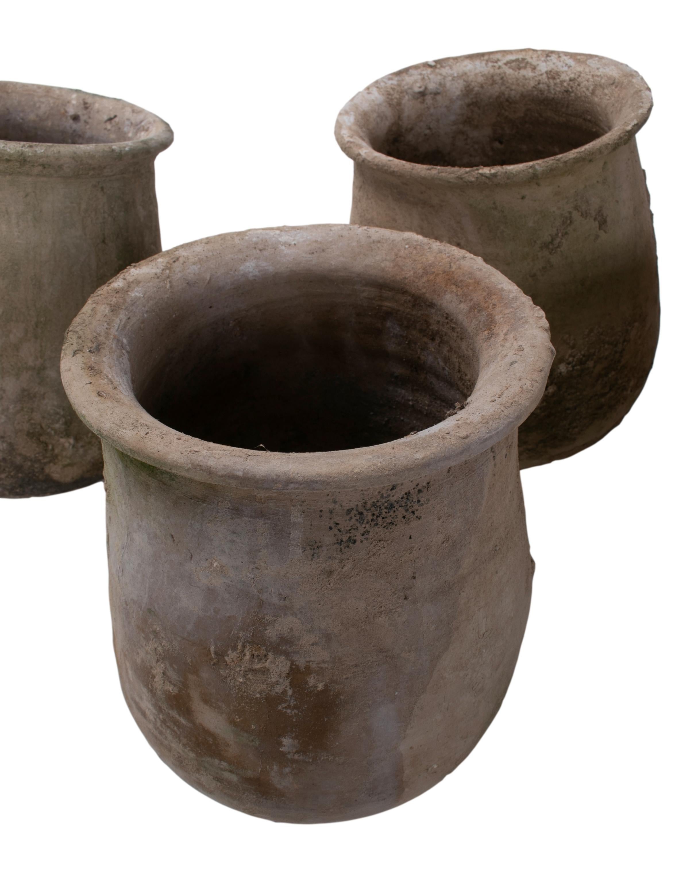 Juego de cinco cubos de cerámica de noria antigua 
