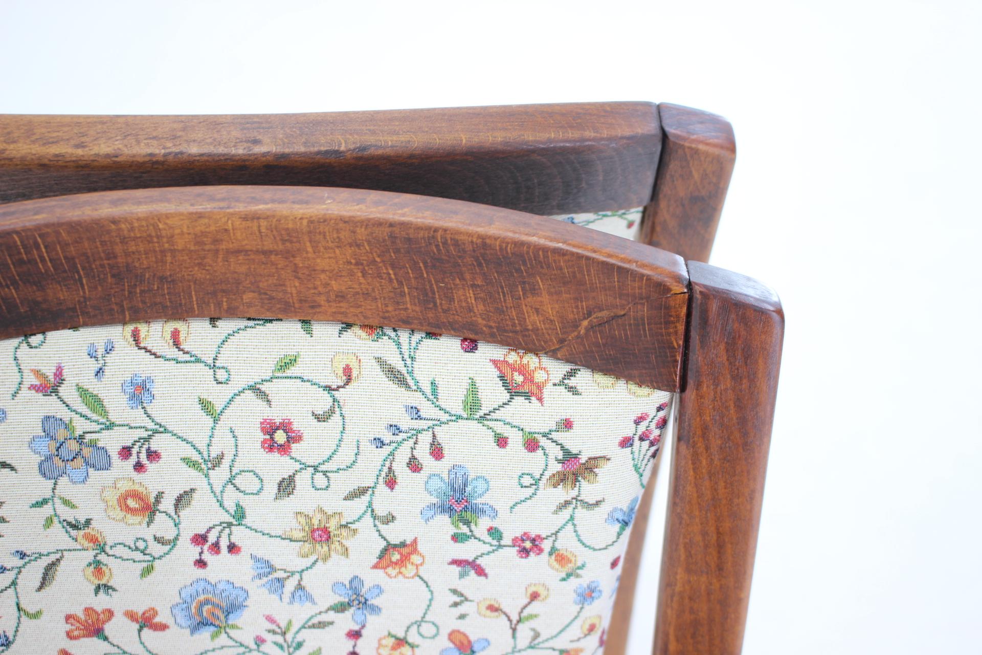 1950s Set of Four Beech Dining Chair, Czechoslovakia For Sale 7